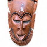 Masque africain en bois et pierre incrustée, Côte d'Ivoire 1979