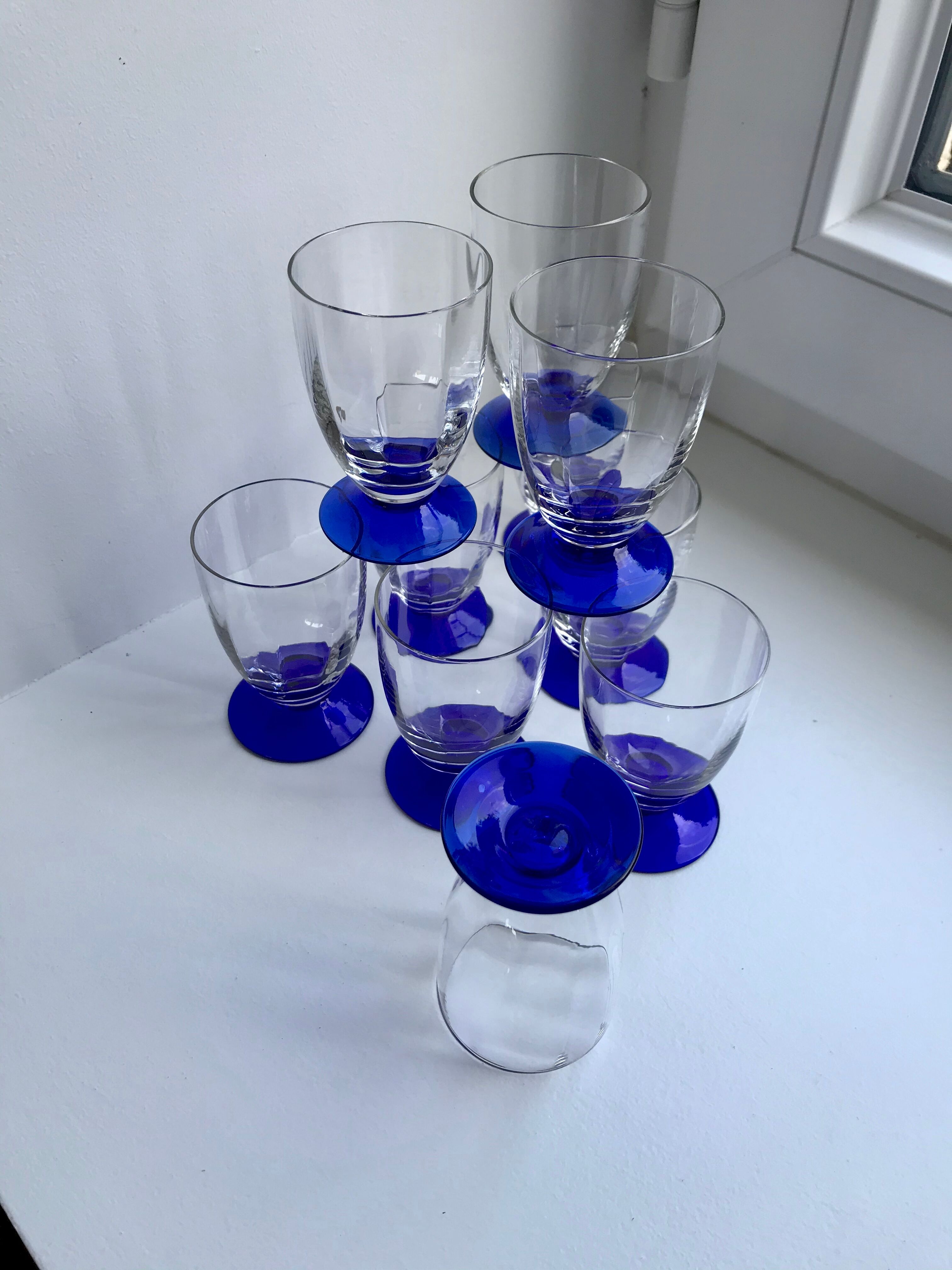 Set of 10 blue foot glasses 60/70