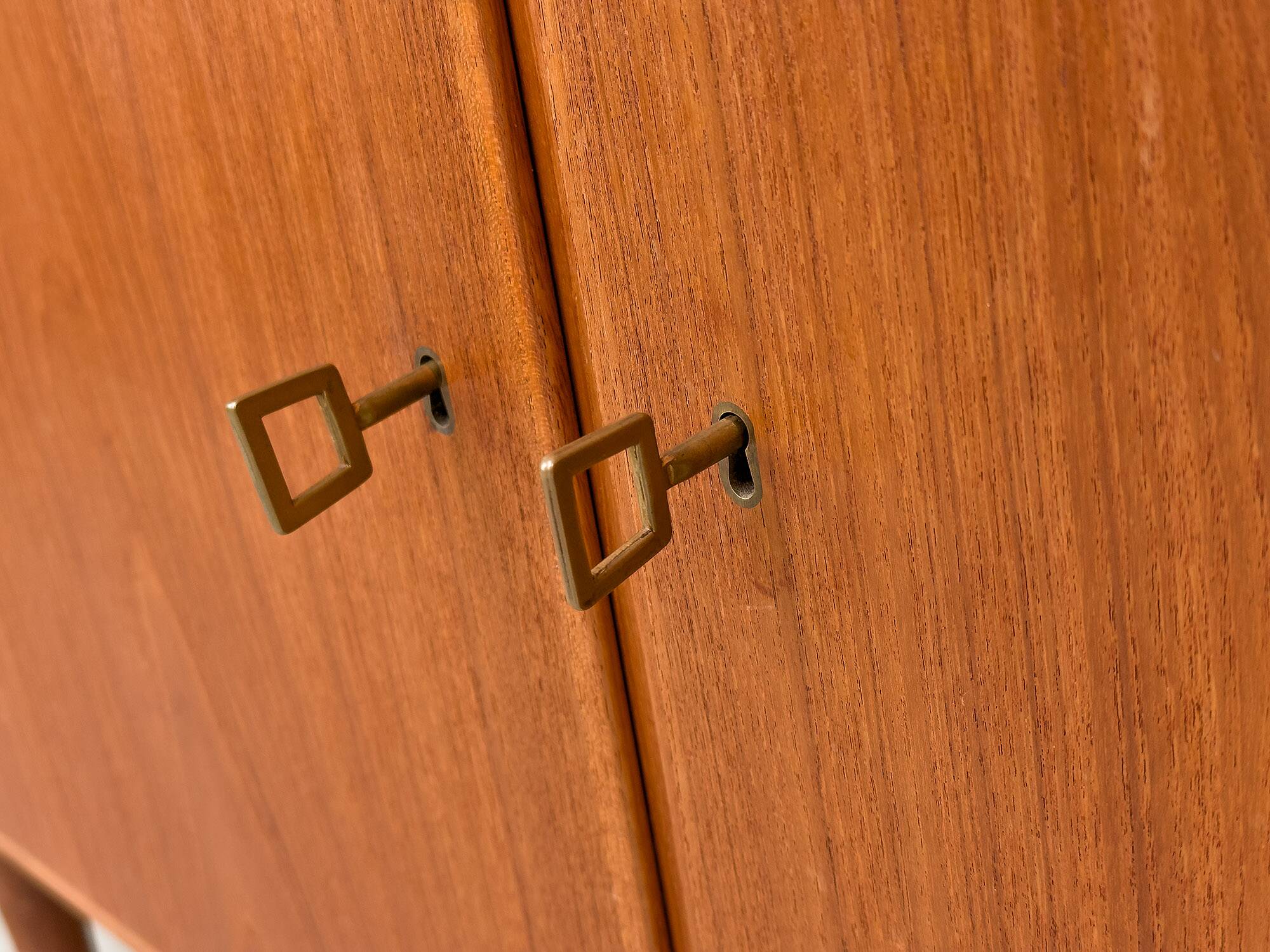 Enfilade danoise en teck par Carlo Jensen pour Hundevad & Co., 1960s