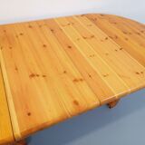 Vintage Scandinavian round dining table by Rainer Daumiller in pine from the 1960s.