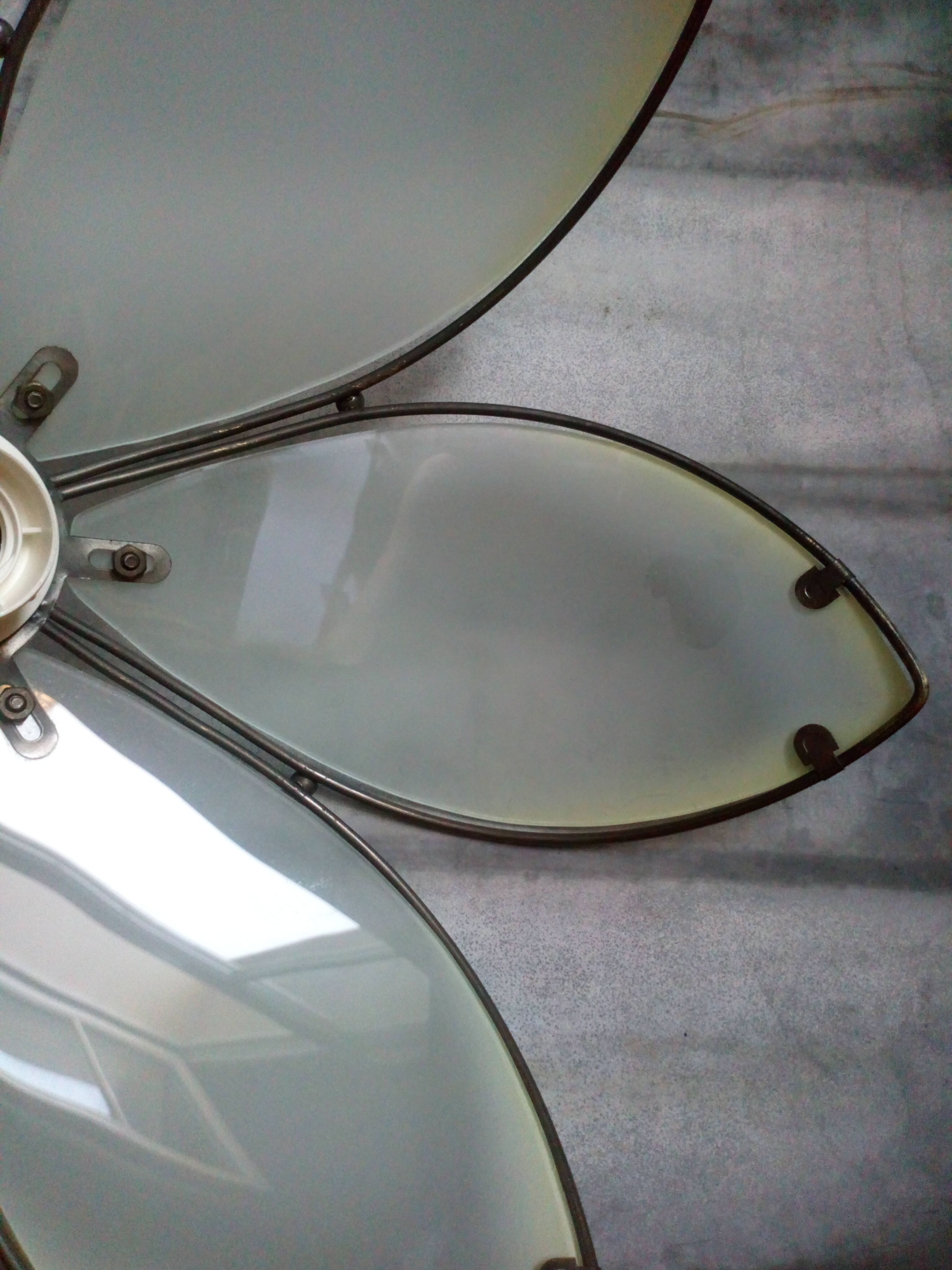 Daisy suspension shortbread glass and vintage brass