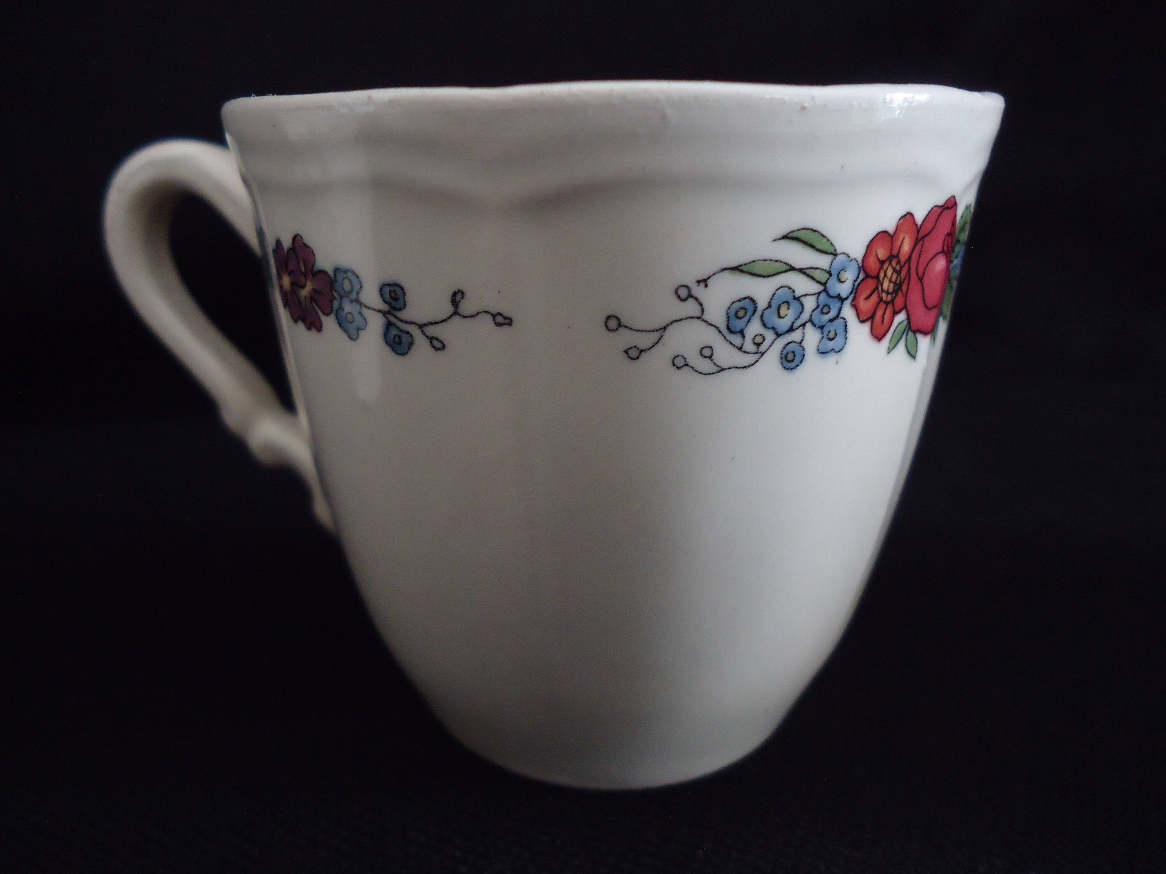 Six sarreguemines cups and saucers, obernai model