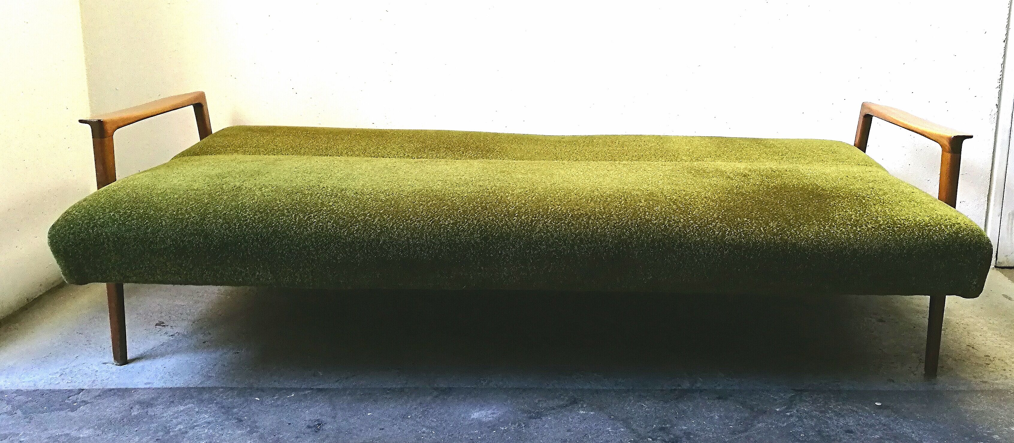 Scandinavian sofa 3 places 60 years