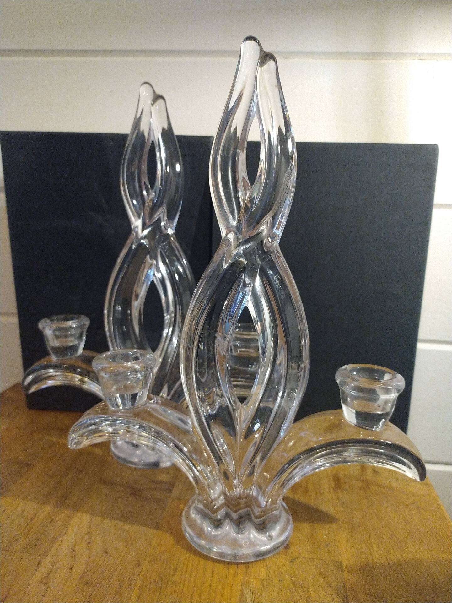 4 crystal lily candle holders from Vannes le Châtel.