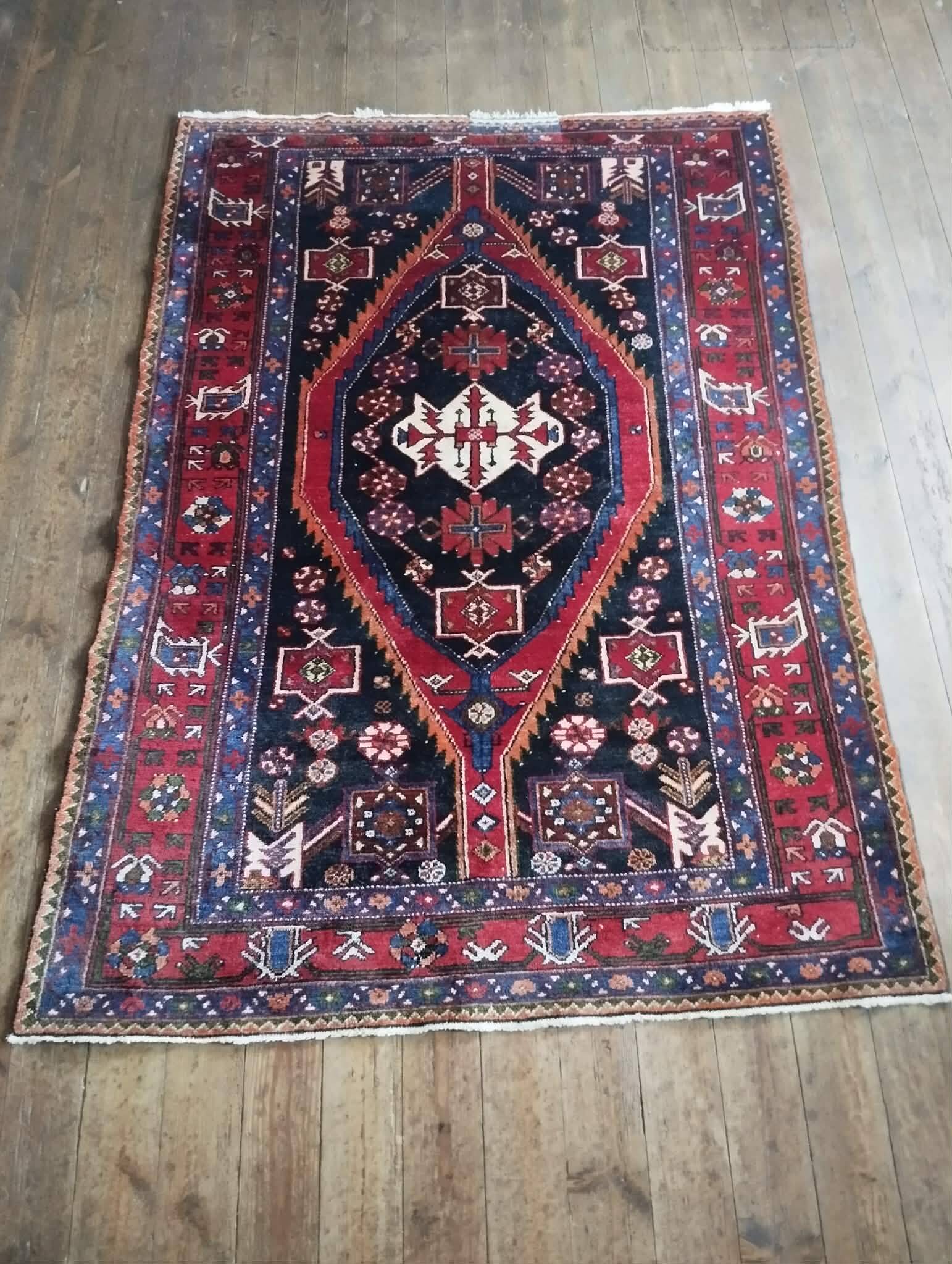 Handmade Mazlaghan Persian rug 192x134cm