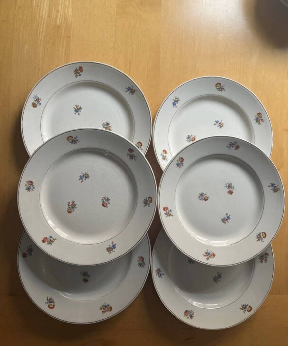 6 dessert plates