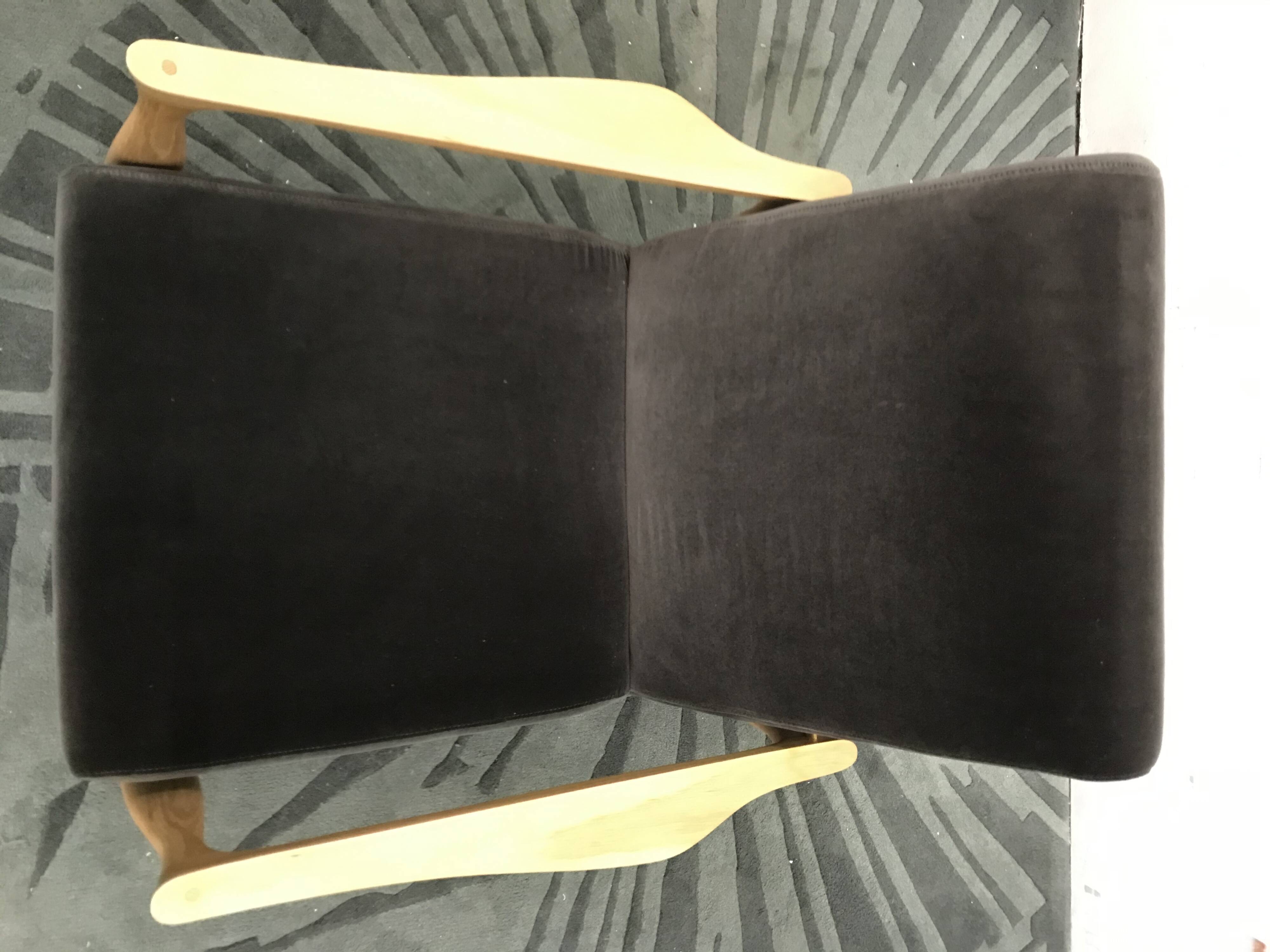 Floating velvet grey velvet chair chic Red Edition