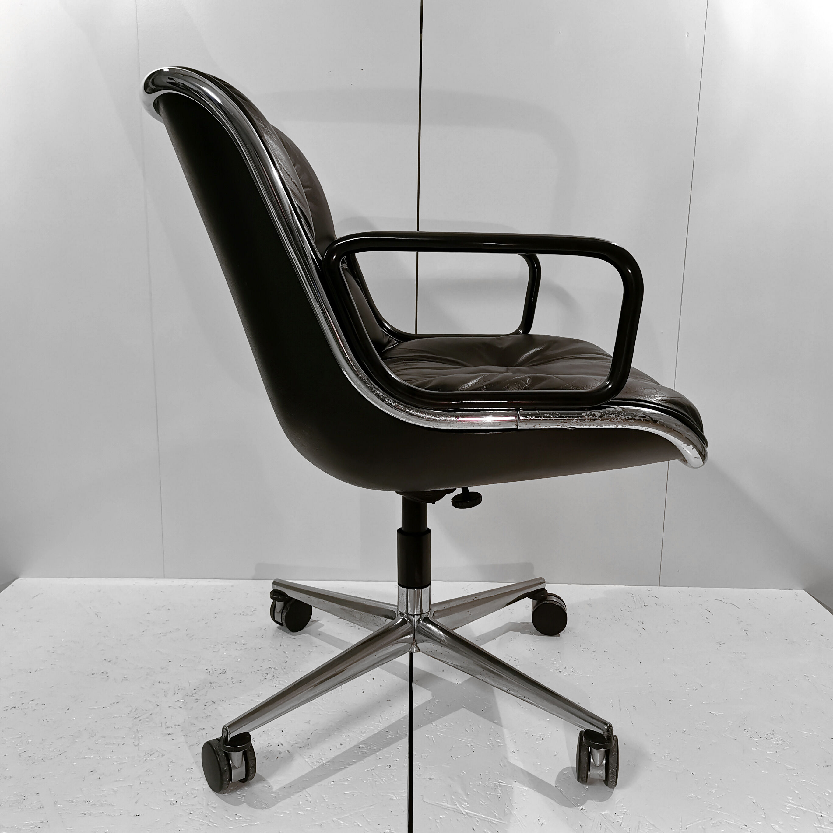 Charles Pollock's swivel armchair for Knoll, 1970