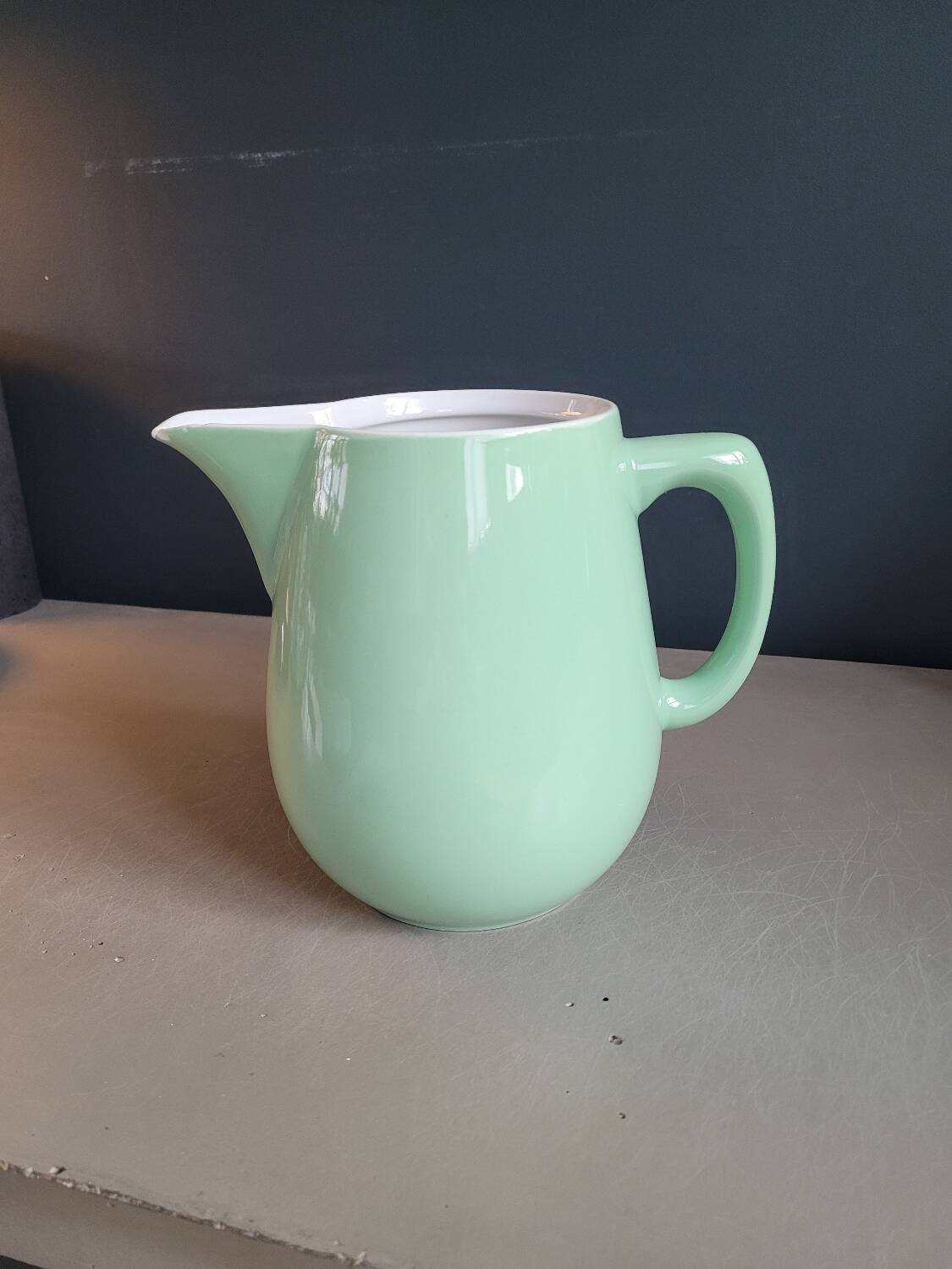 Pichet à eau en porcelaine
