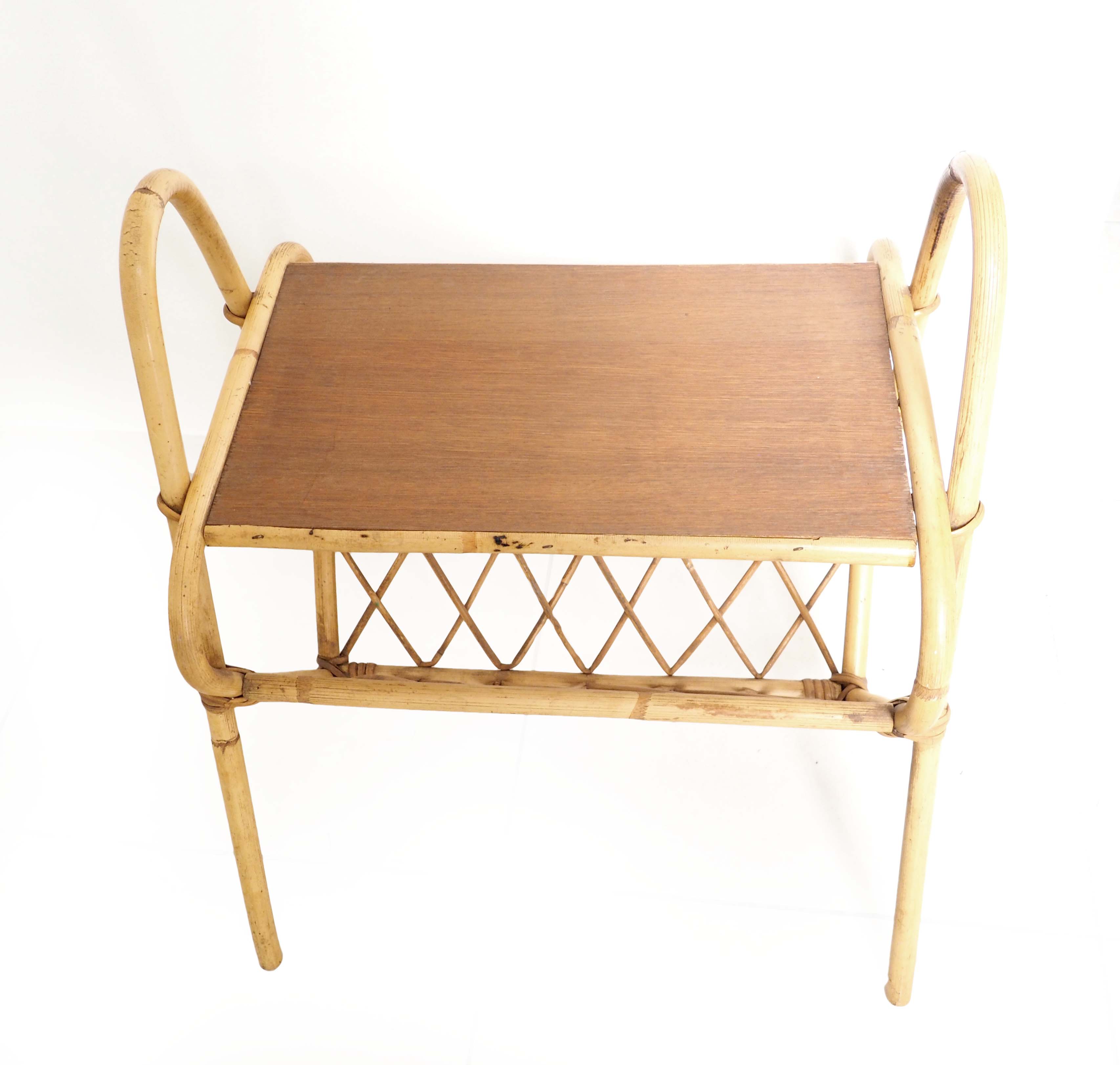 Table porte revues rotin
