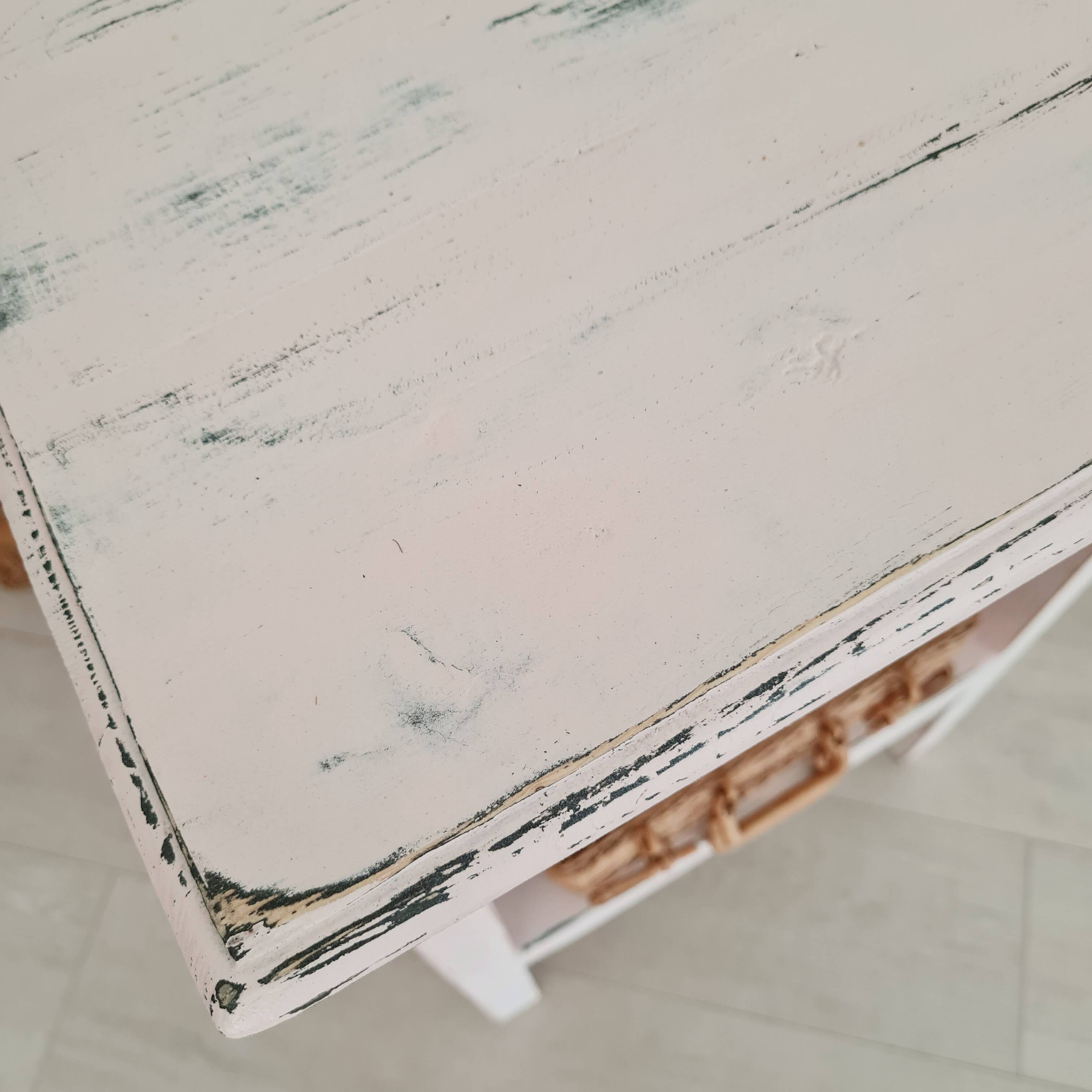 Etagère - meuble rose patiné