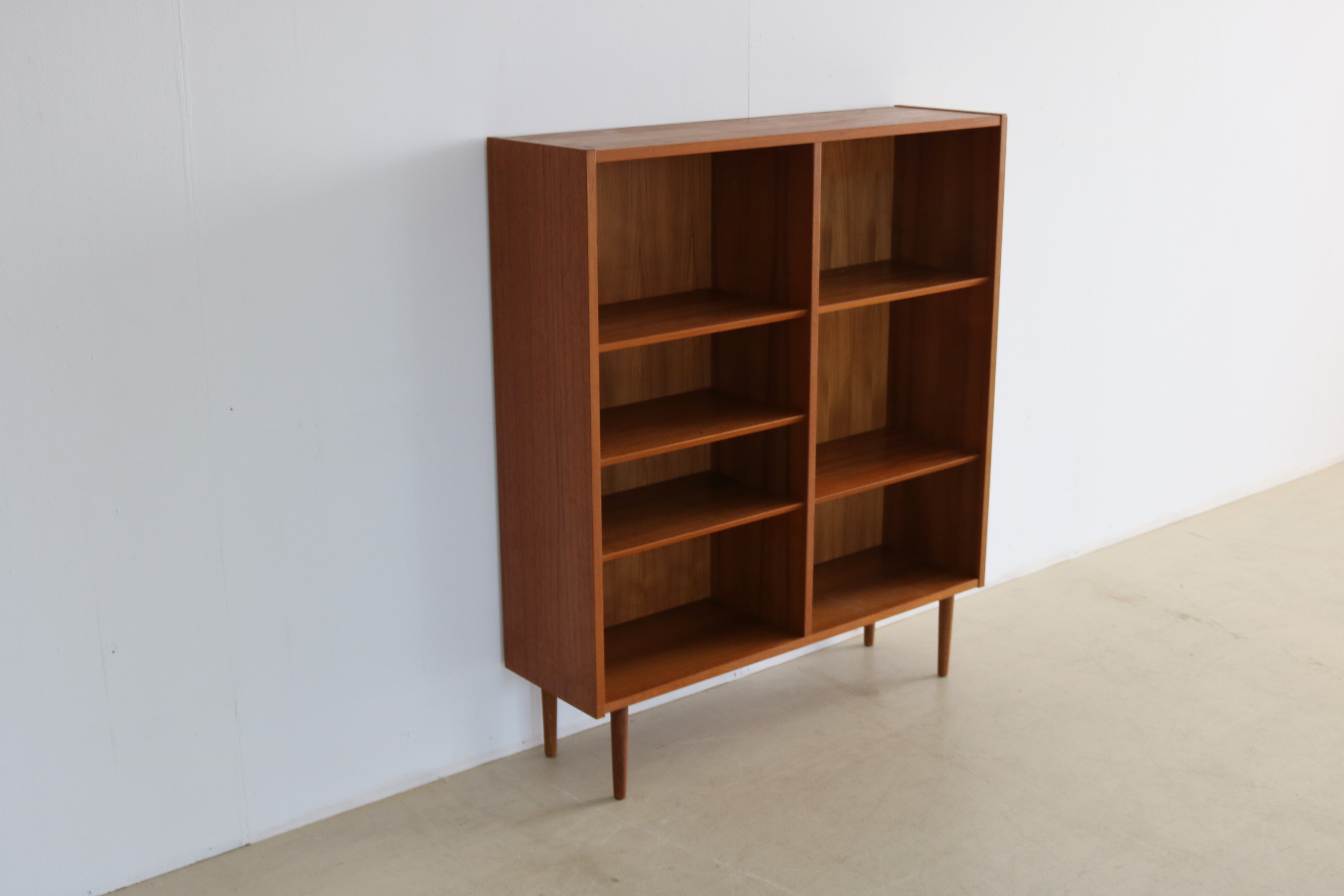 Vintage bookcase | cabinet | 60s Hundevad