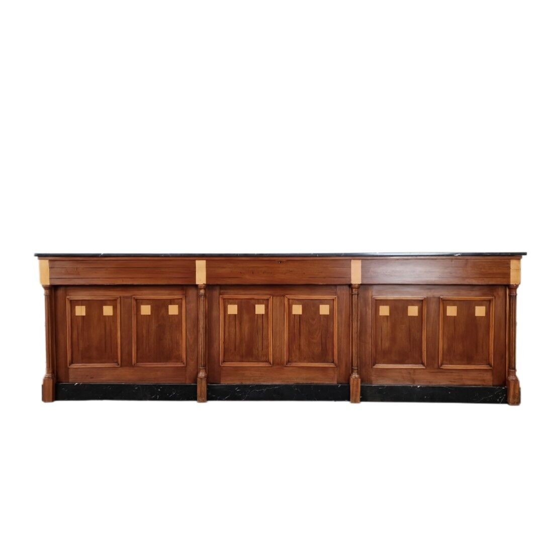 Grand comptoir d’apothicaire Art déco antique en acajou et comptoir de pharmacie en marbre noir, 1909