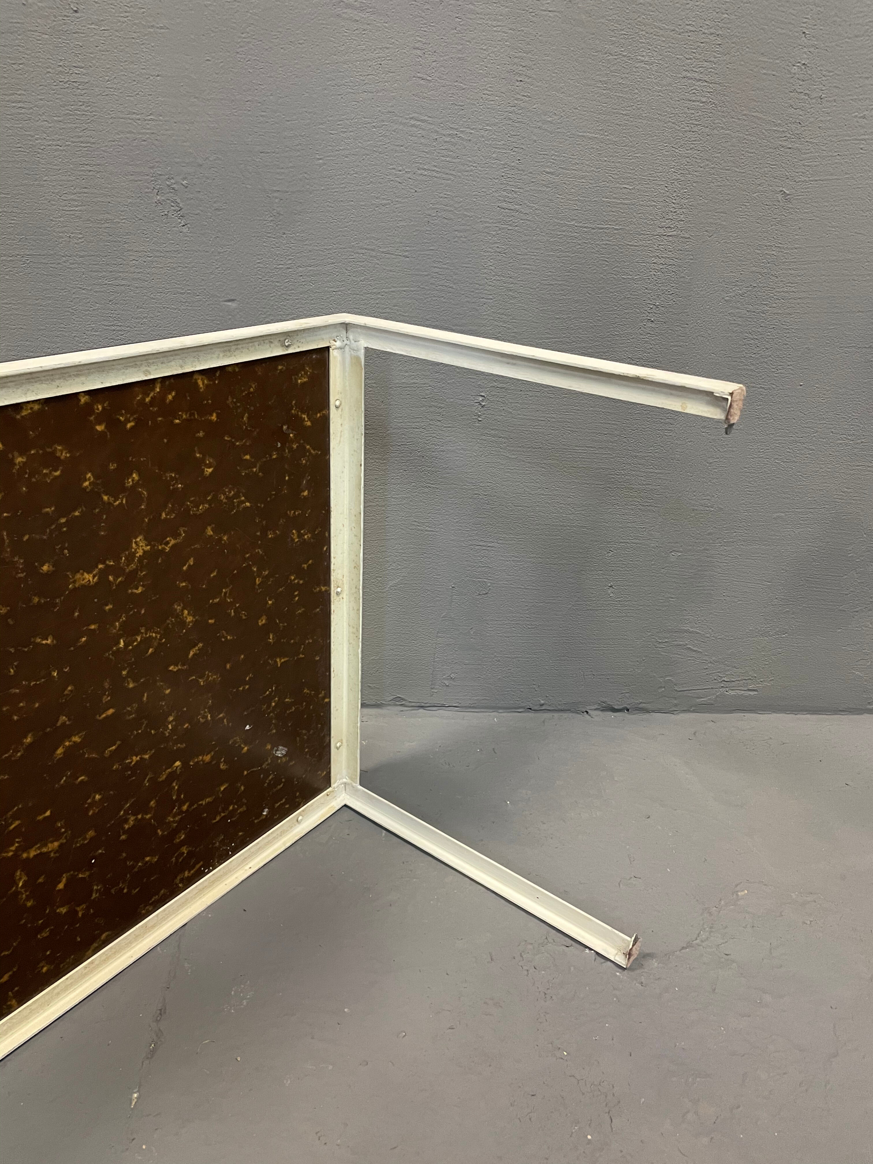 Modèle "T angle" coffee table by Florence Knoll Basset