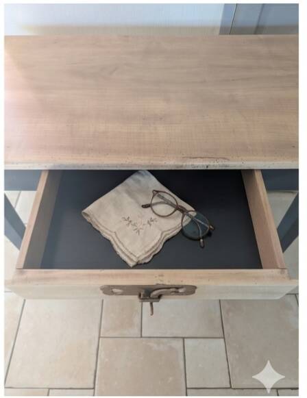 Vintage entry console