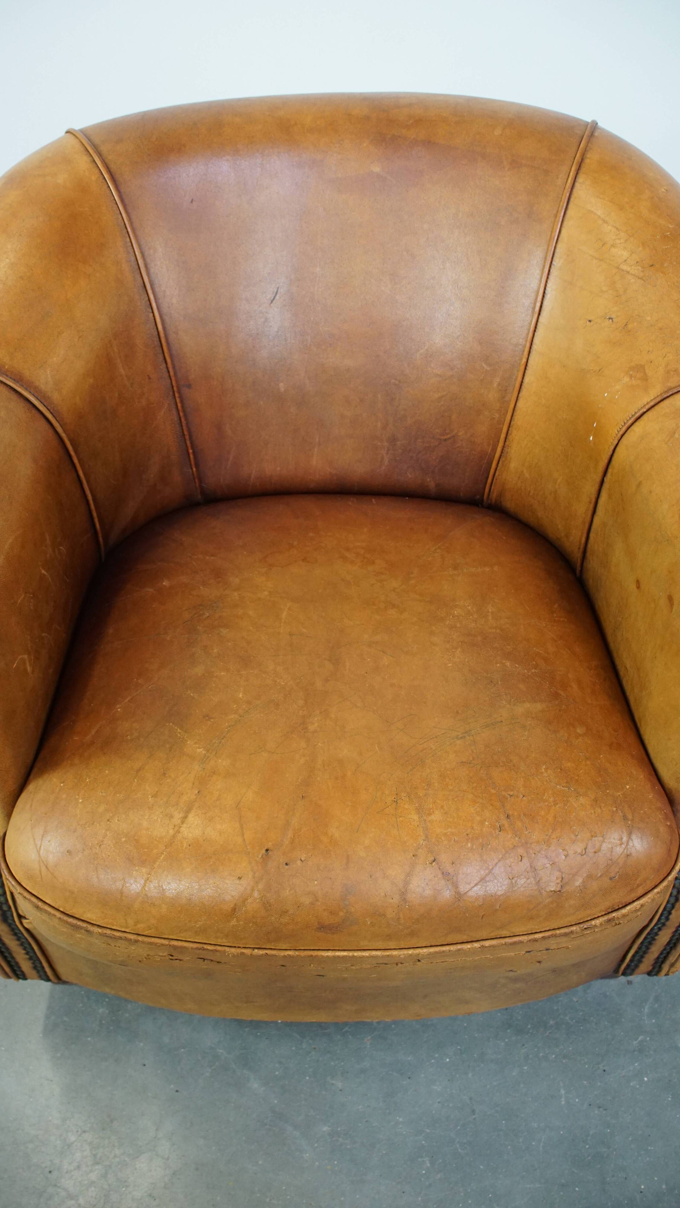 Fauteuil club vintage en cuir de mouton cognac clair