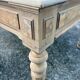 Grand bureau ancien en bois brut