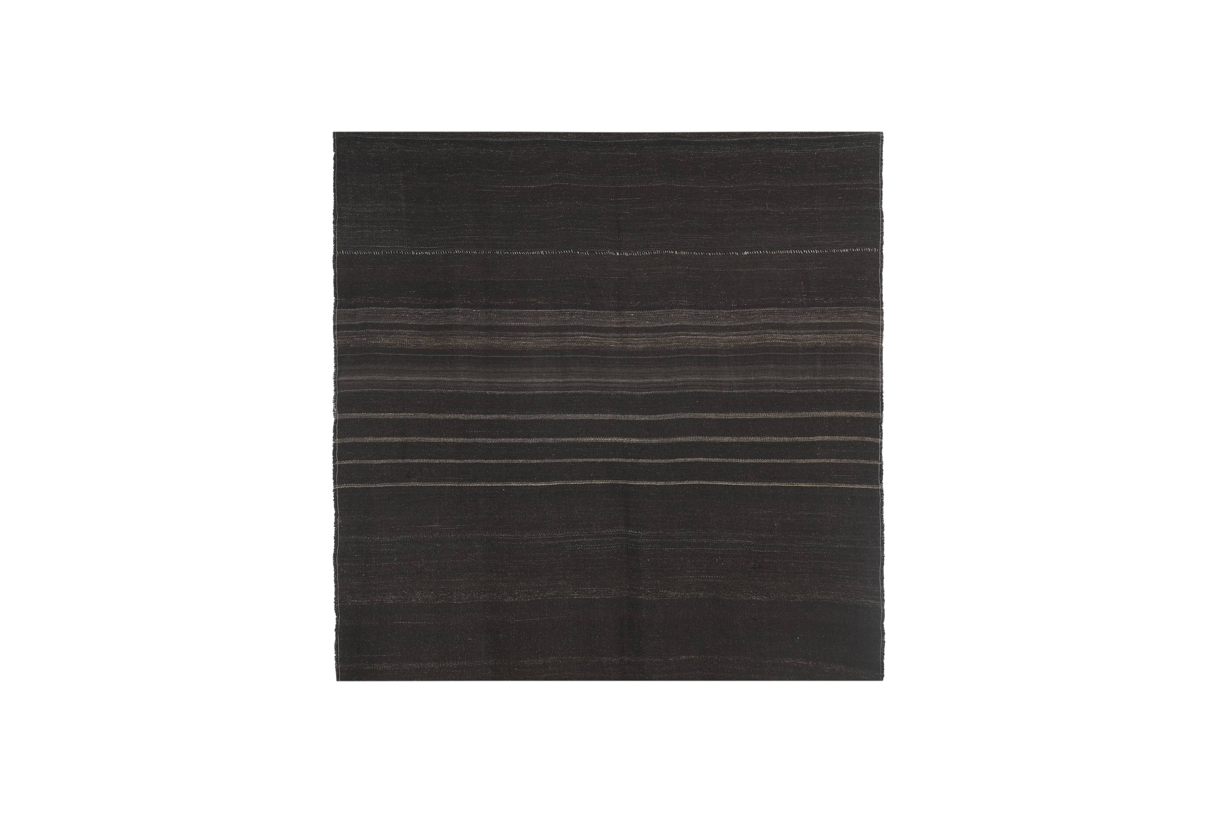 Vintage turkish rug from oushak, hand-woven 283x287 cm