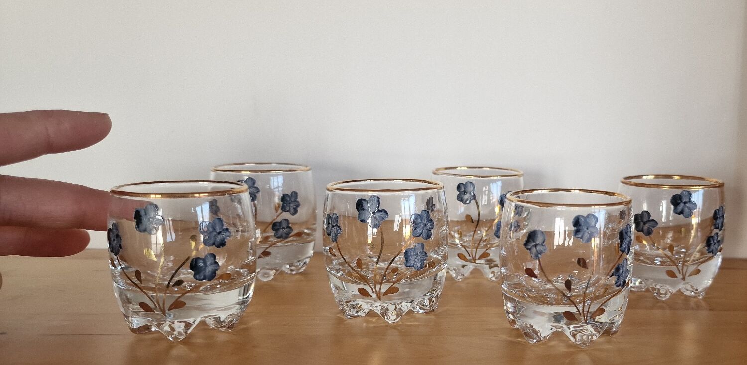 Set of 6 small hand-painted gilded glasses