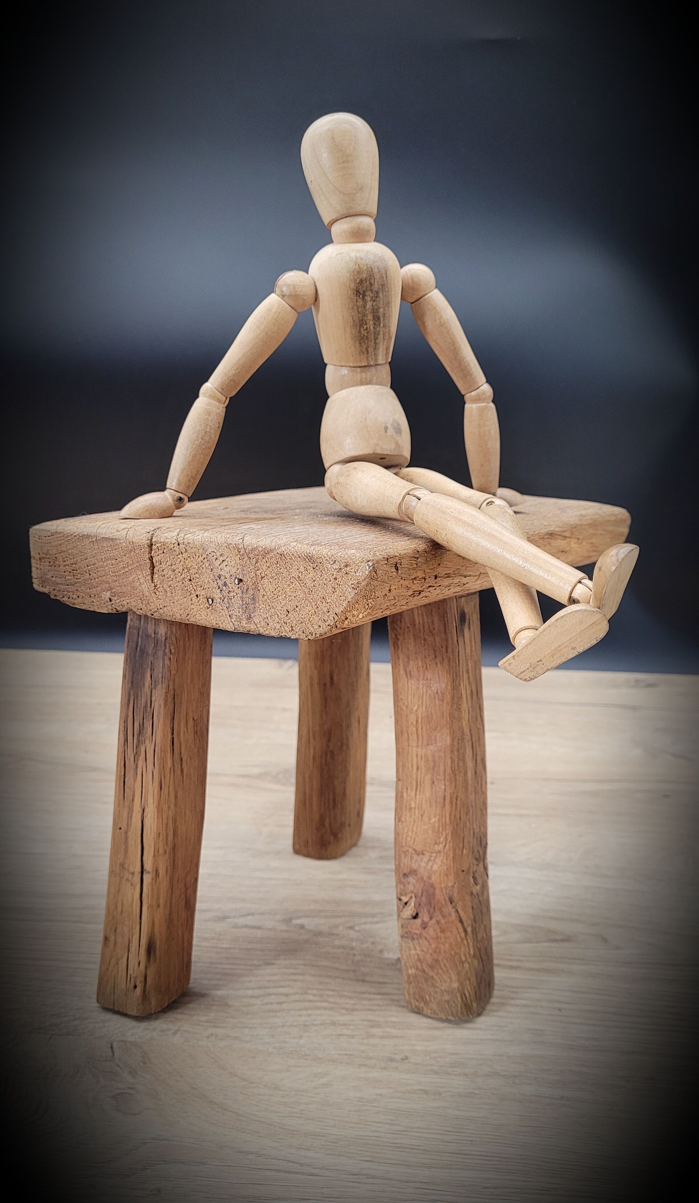 Raw tripod stool