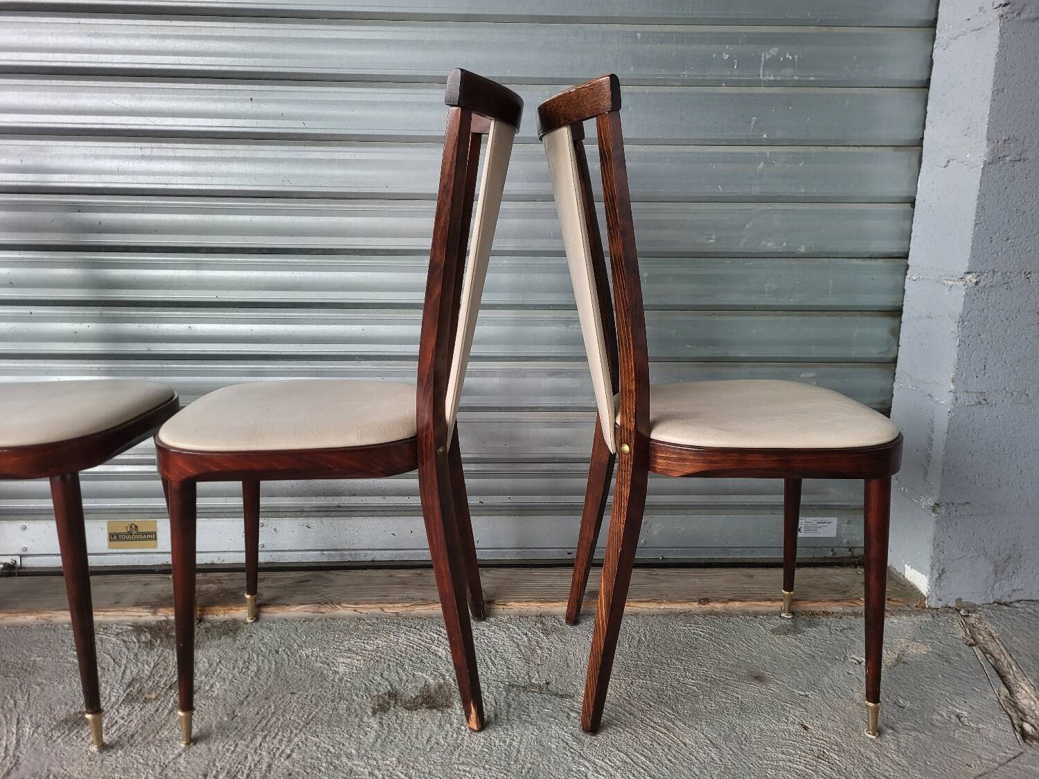 Set of 6 Baumann N°84 vintage chairs in very good condition.
