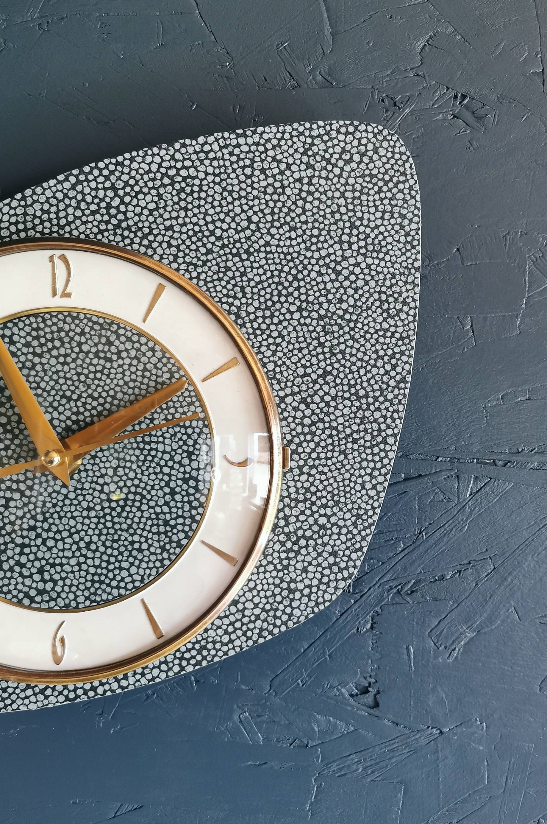 Vintage formica clock silent asymmetrical wall pendulum "Round golden green"