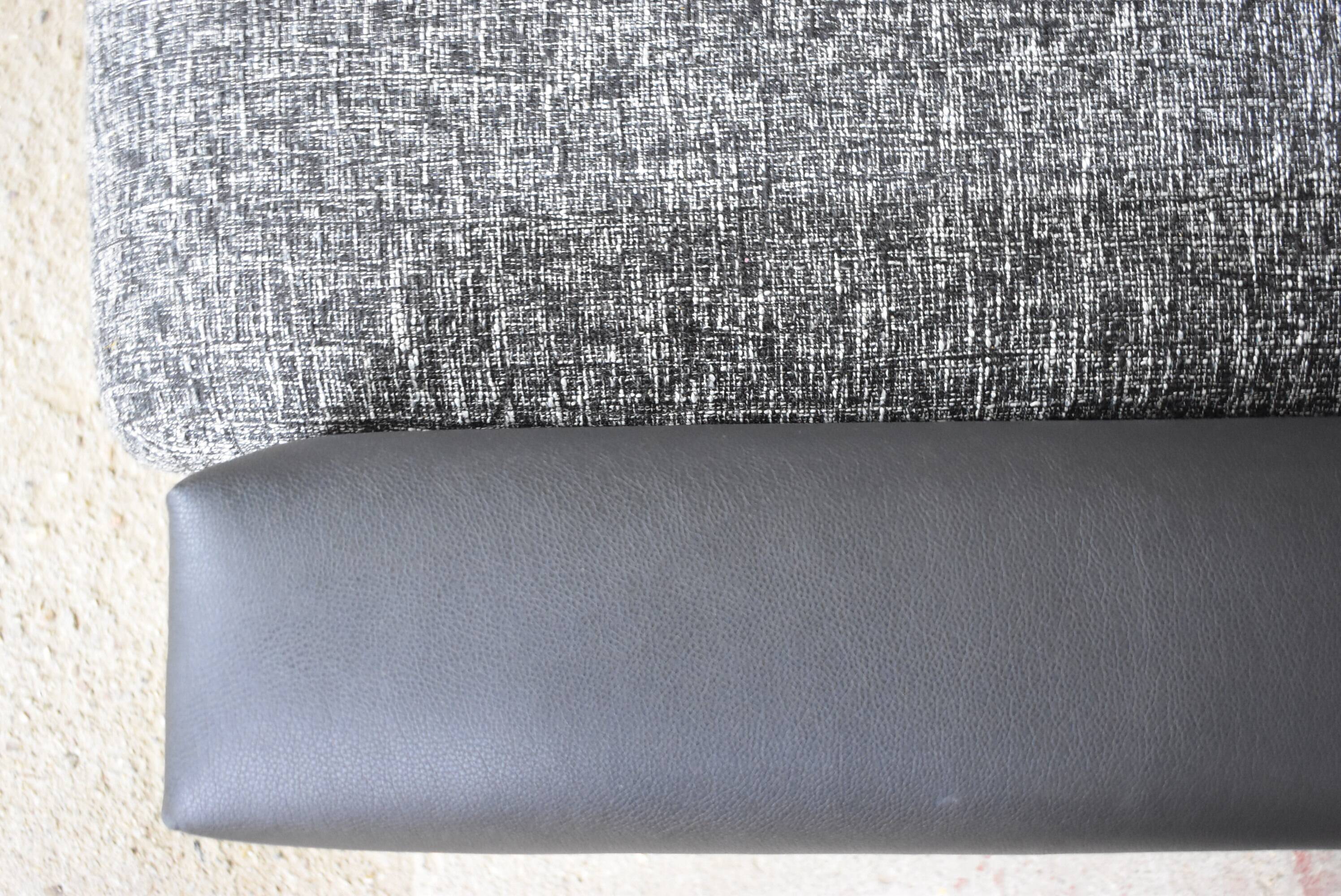 Un magnifique canapé pliant allemand des années 1960 après rénovation complète