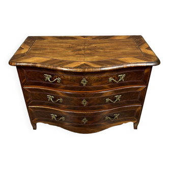 Curved Louis XV period chest of drawers in precious wood marquetry circa 1750