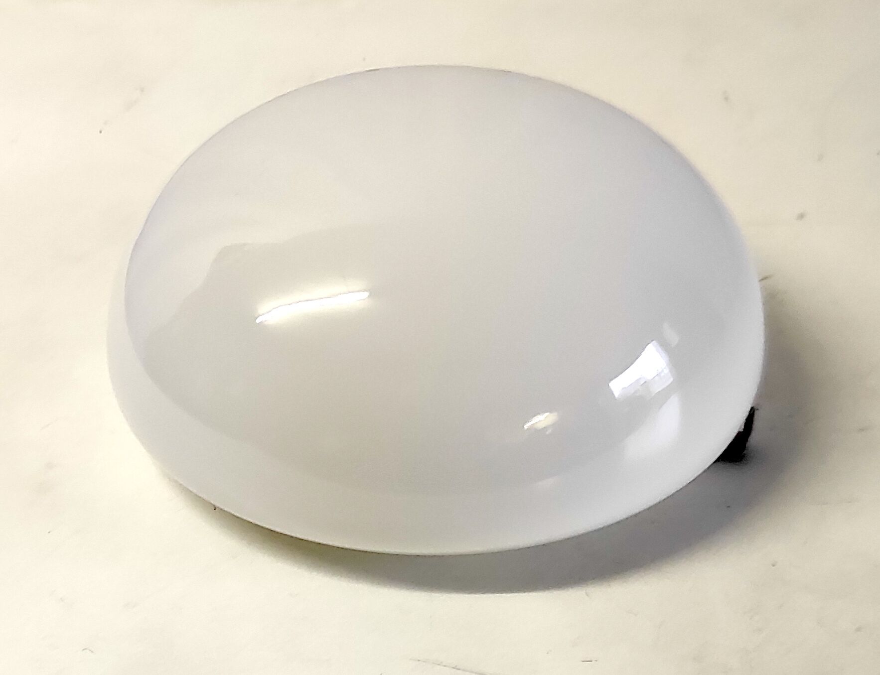 Plafonnier par Choisylux globe opaline années 60 70