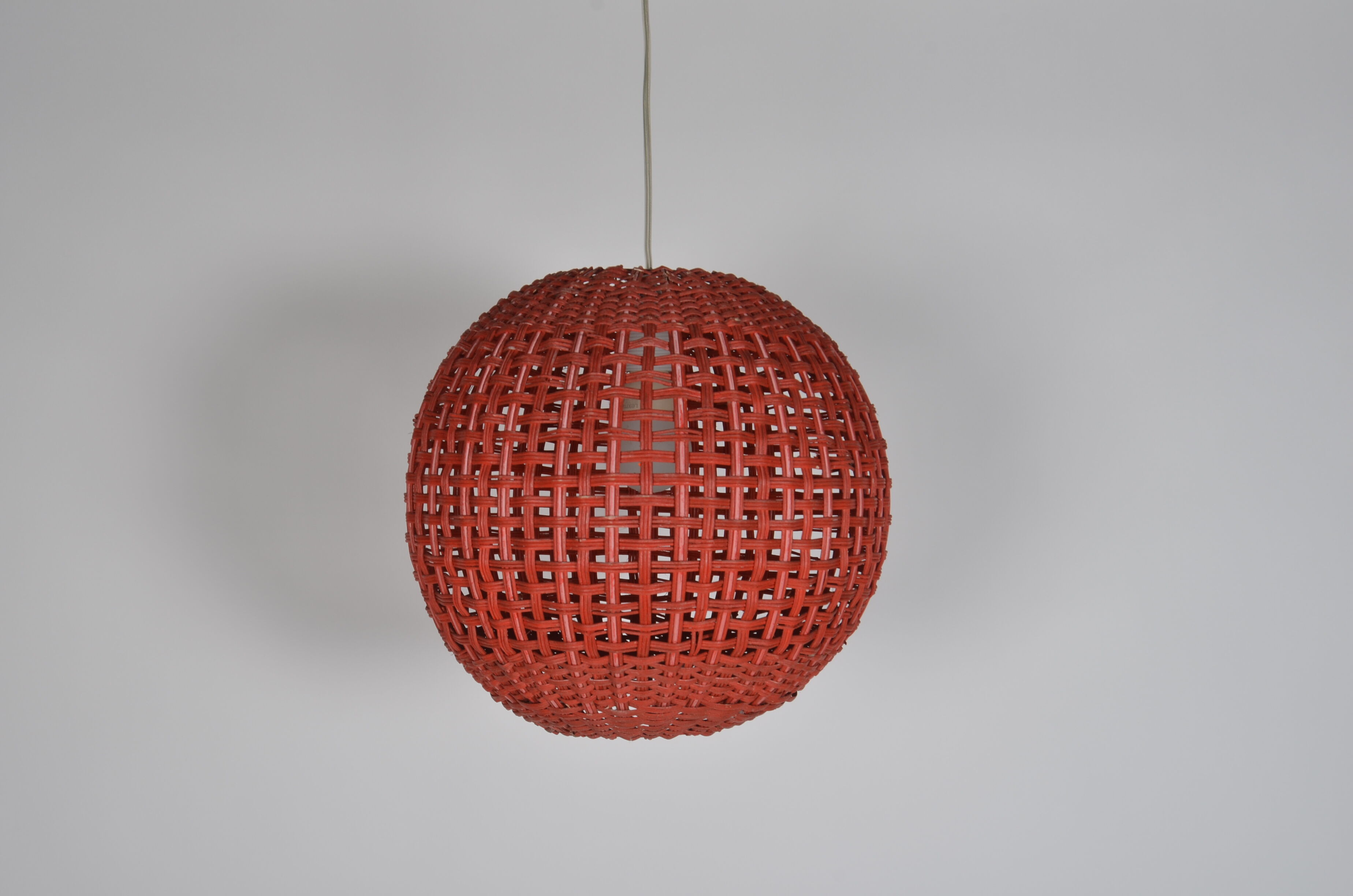 Rattan ball suspension
