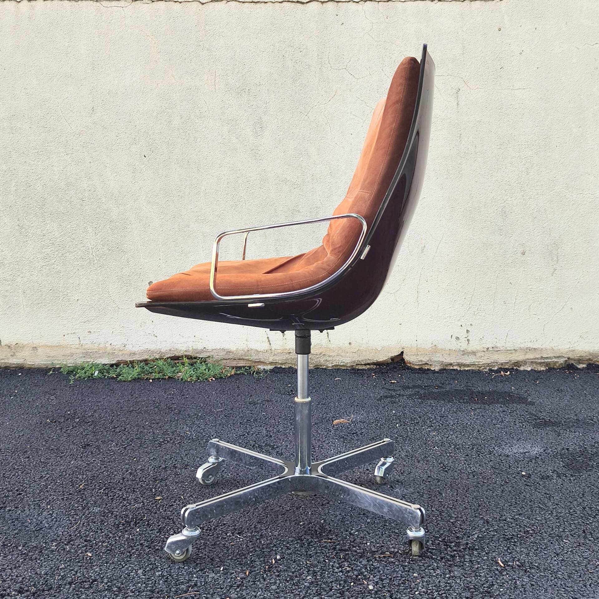 Fauteuil de bureau en plexiglas design Raphaël Raffel, 1970