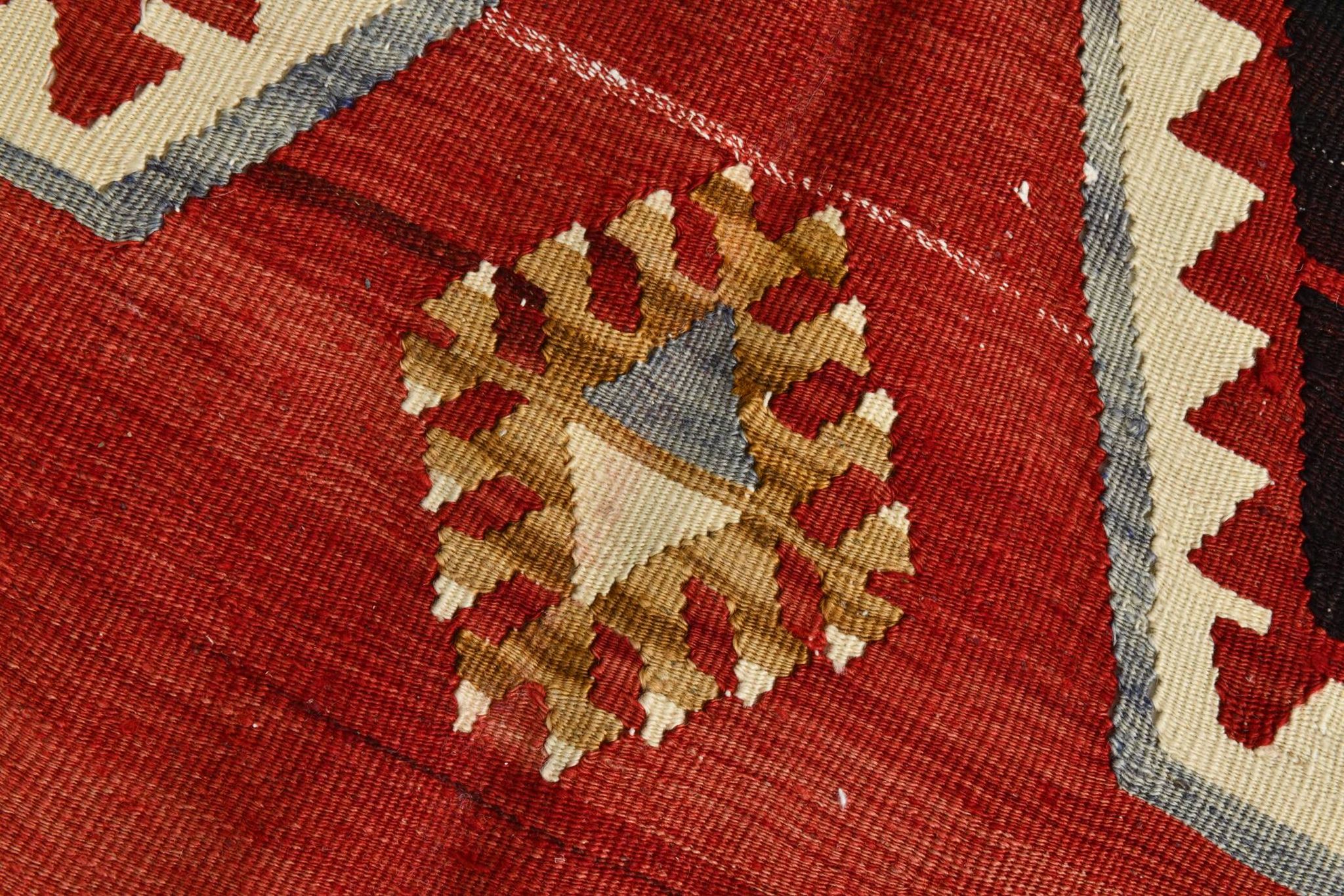 %100 Wool Turkish Vintage Kilim Rug, Mid Century Modern, 183x324 Cm