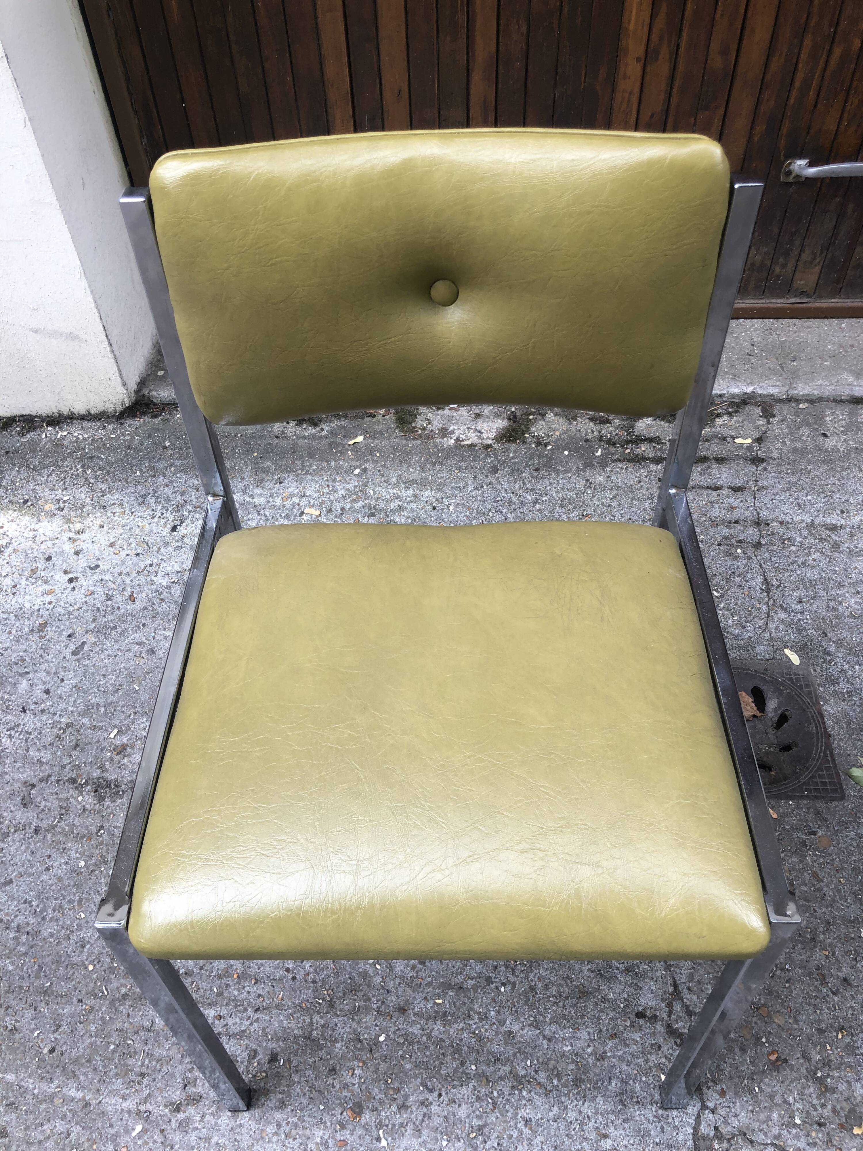 Series of 4 vintage chairs in Skaï