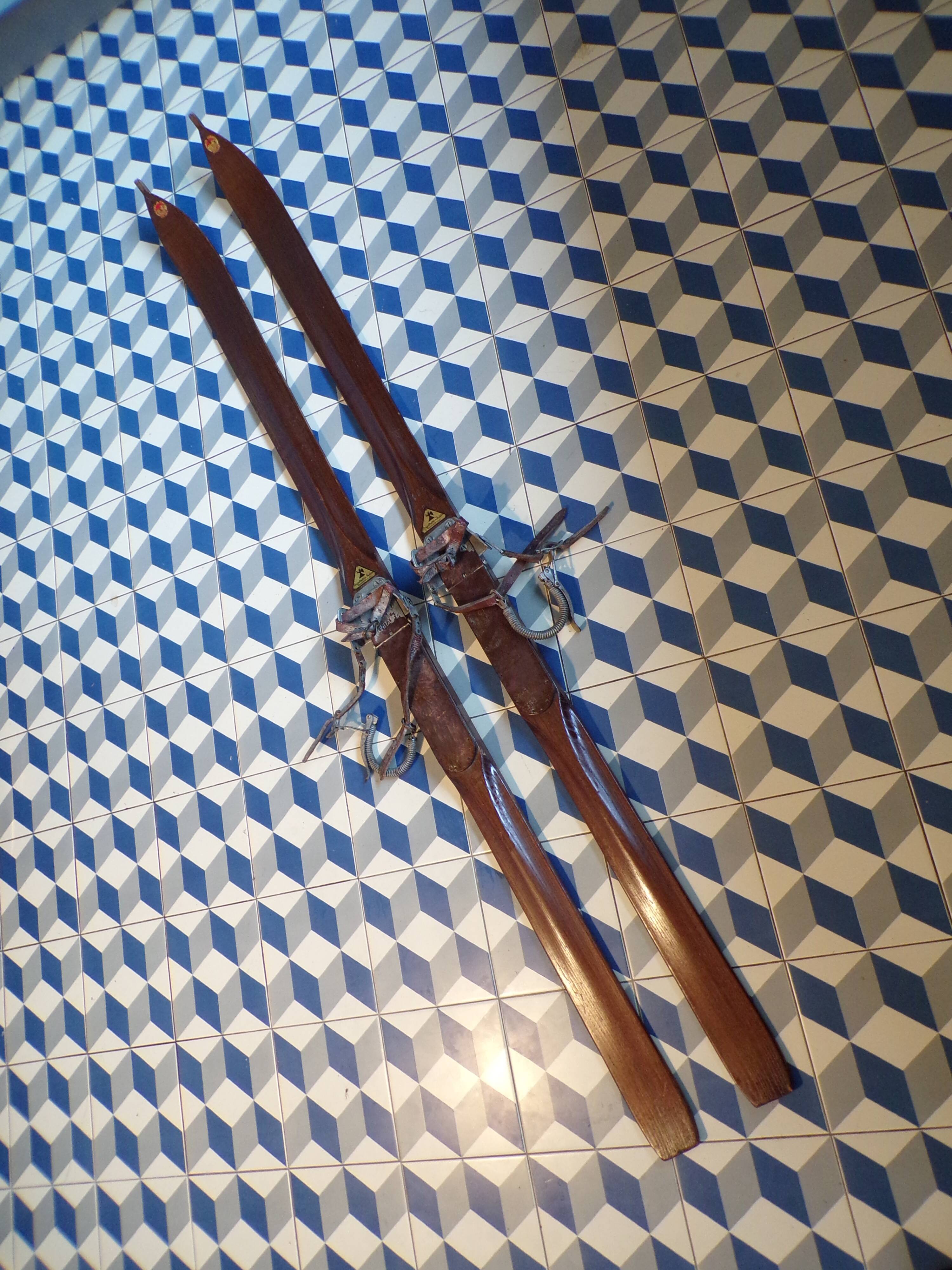 Vintage wooden skis 191cm