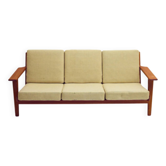 Canapé 3 places de Hans Wegner pour Getama, modèle GE 290 en teck