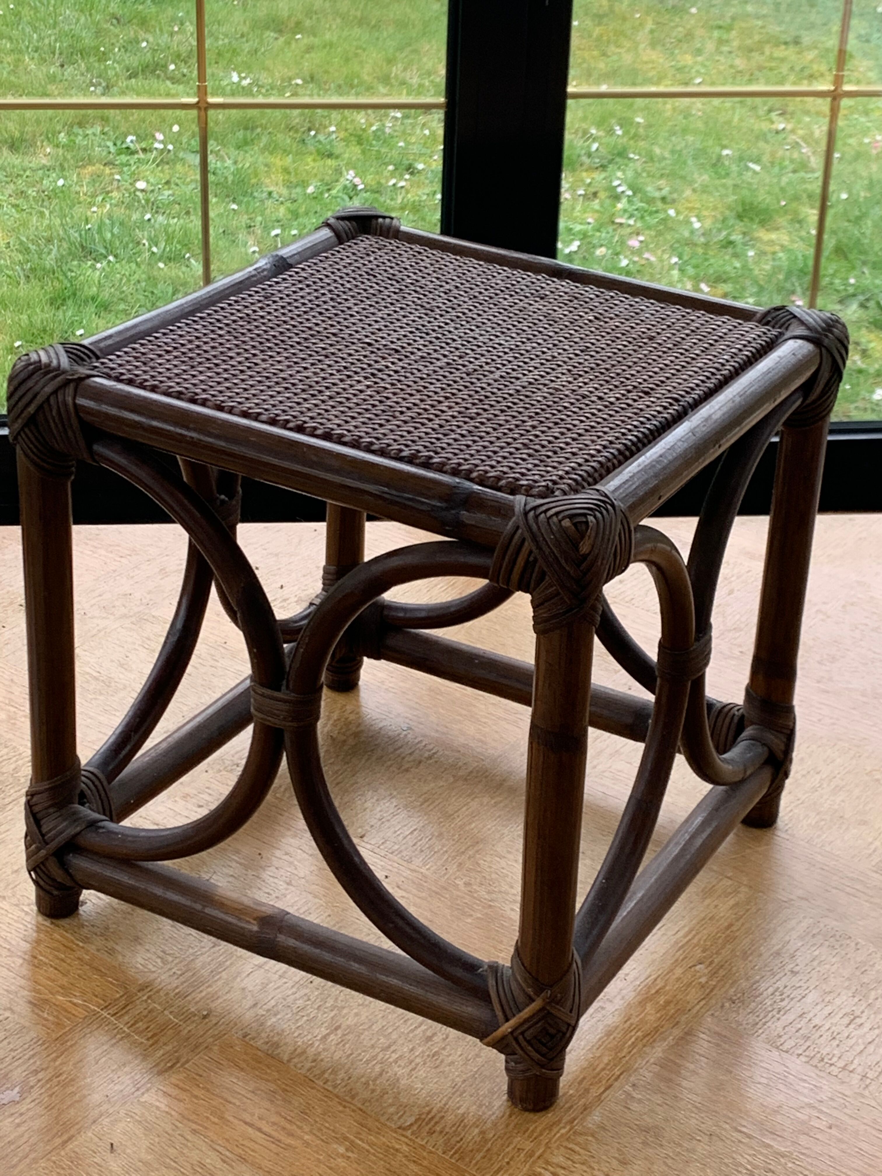 Small square-shaped side table in bamboo and vintage wicker