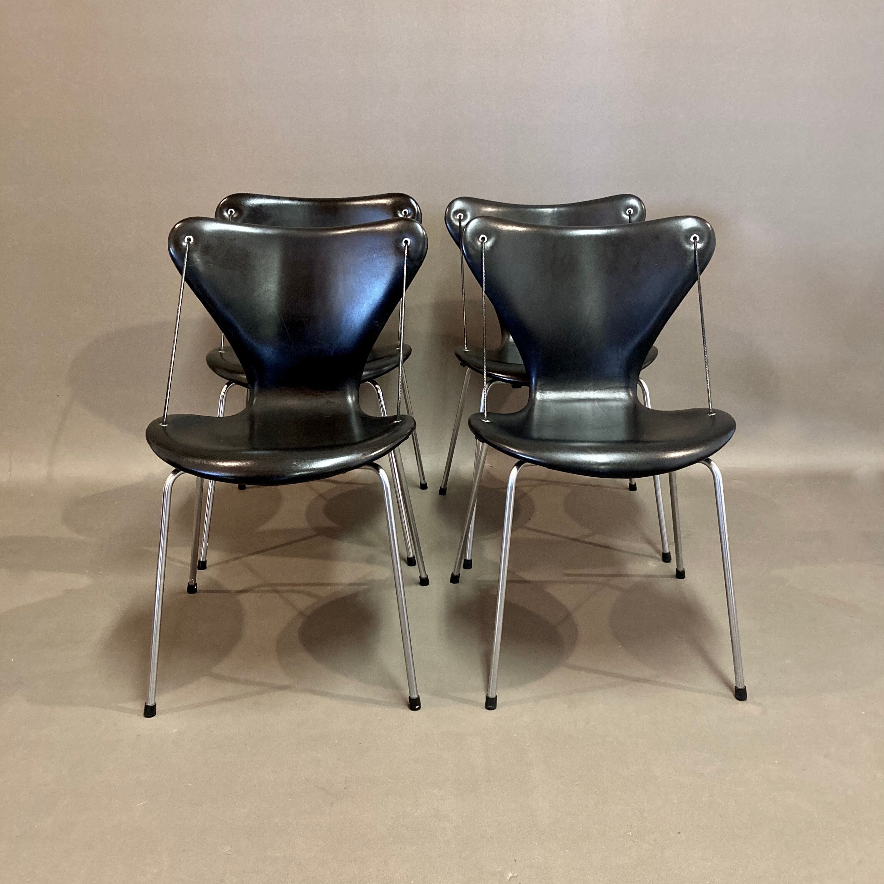 Set of 4 Arne Jacobsen chairs.