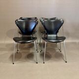 Set of 4 Arne Jacobsen chairs.