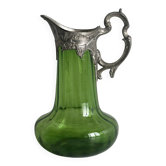 Pichet en verre vert translucide