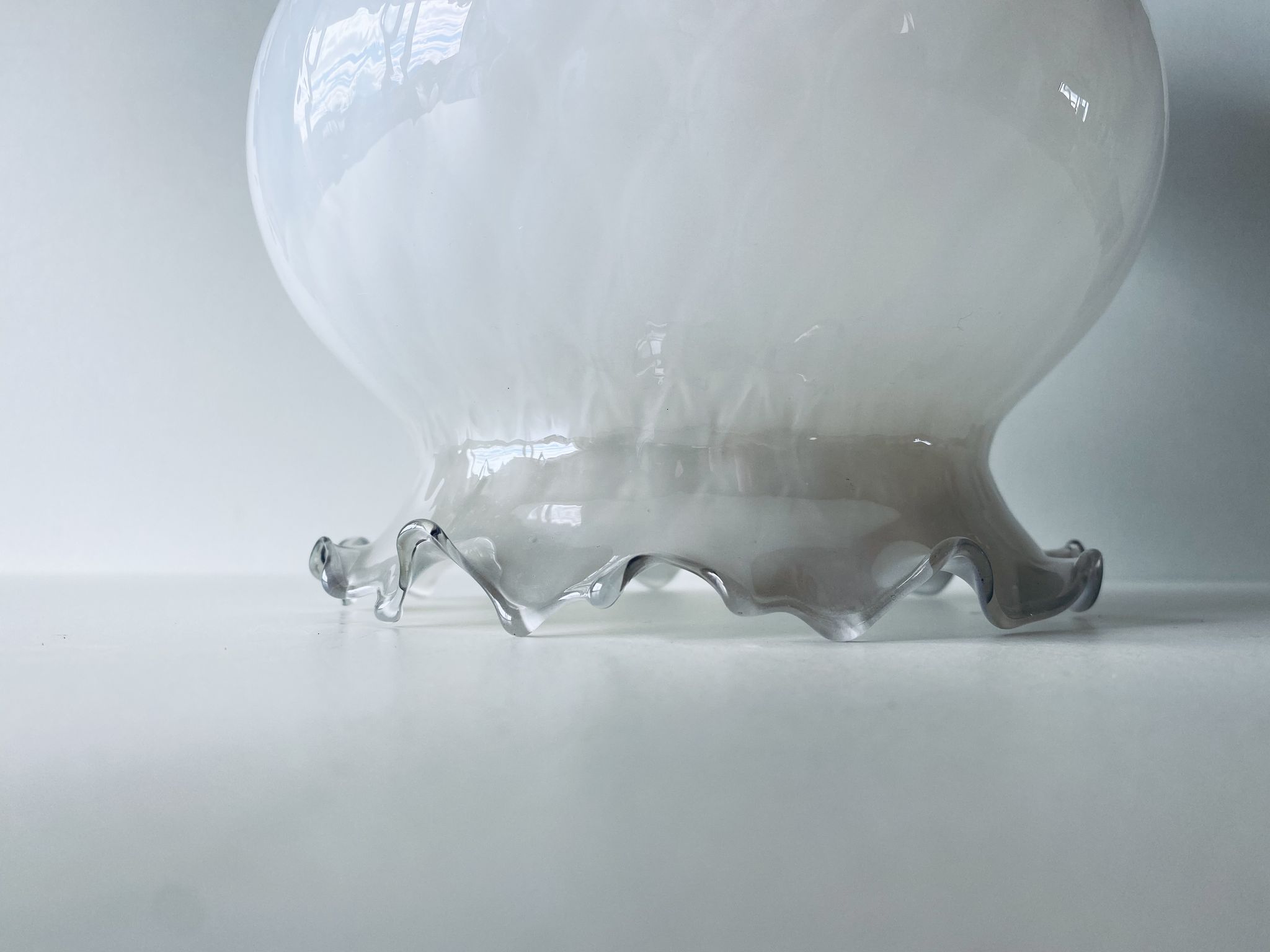 Glass hanging lamp
