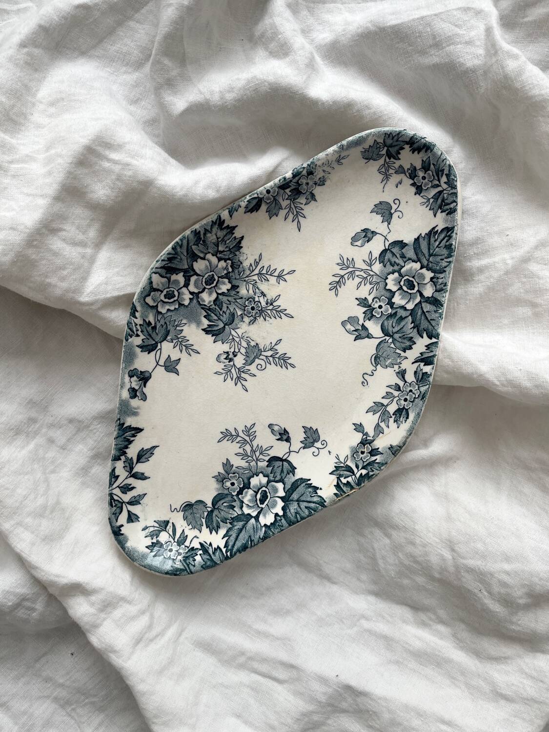 Ironware ramekin dish “Marie Louise” Saint Amand and Hamage