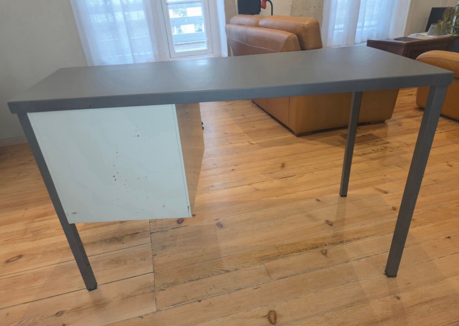 Bureau vintage industriel Gispen avec caisson 3 tiroirs