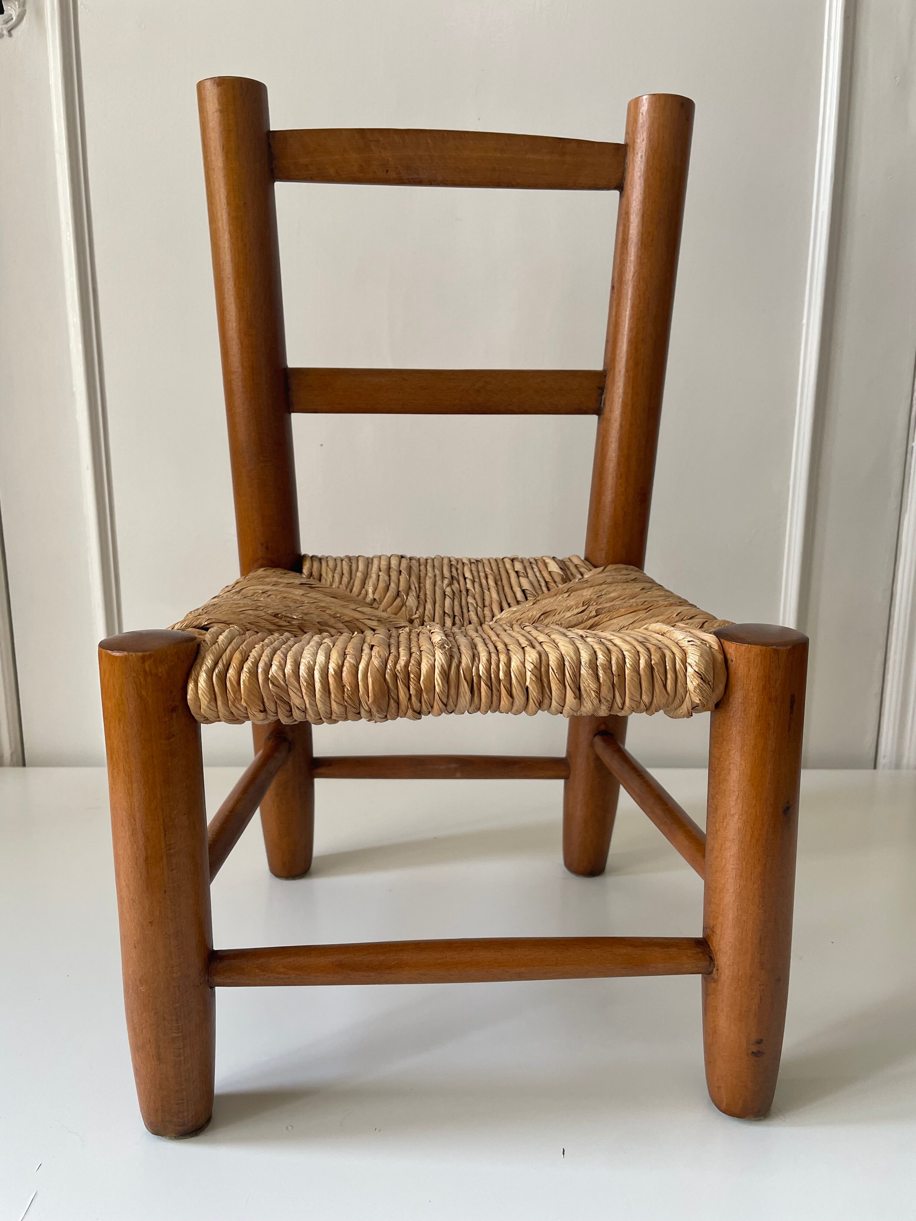 Children's chair wood and straw