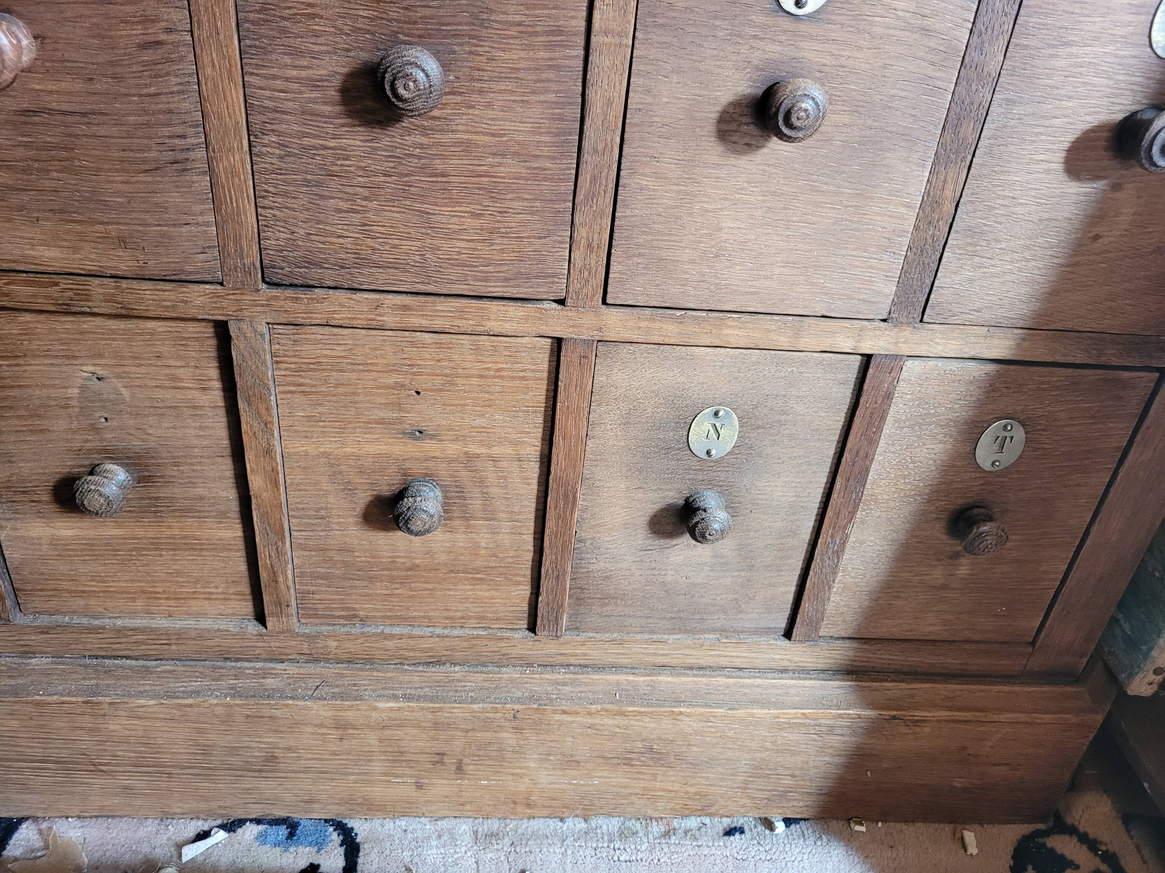 Furniture of trade 70 drawers in chene