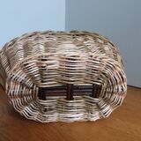 Basket with wicker basket handle