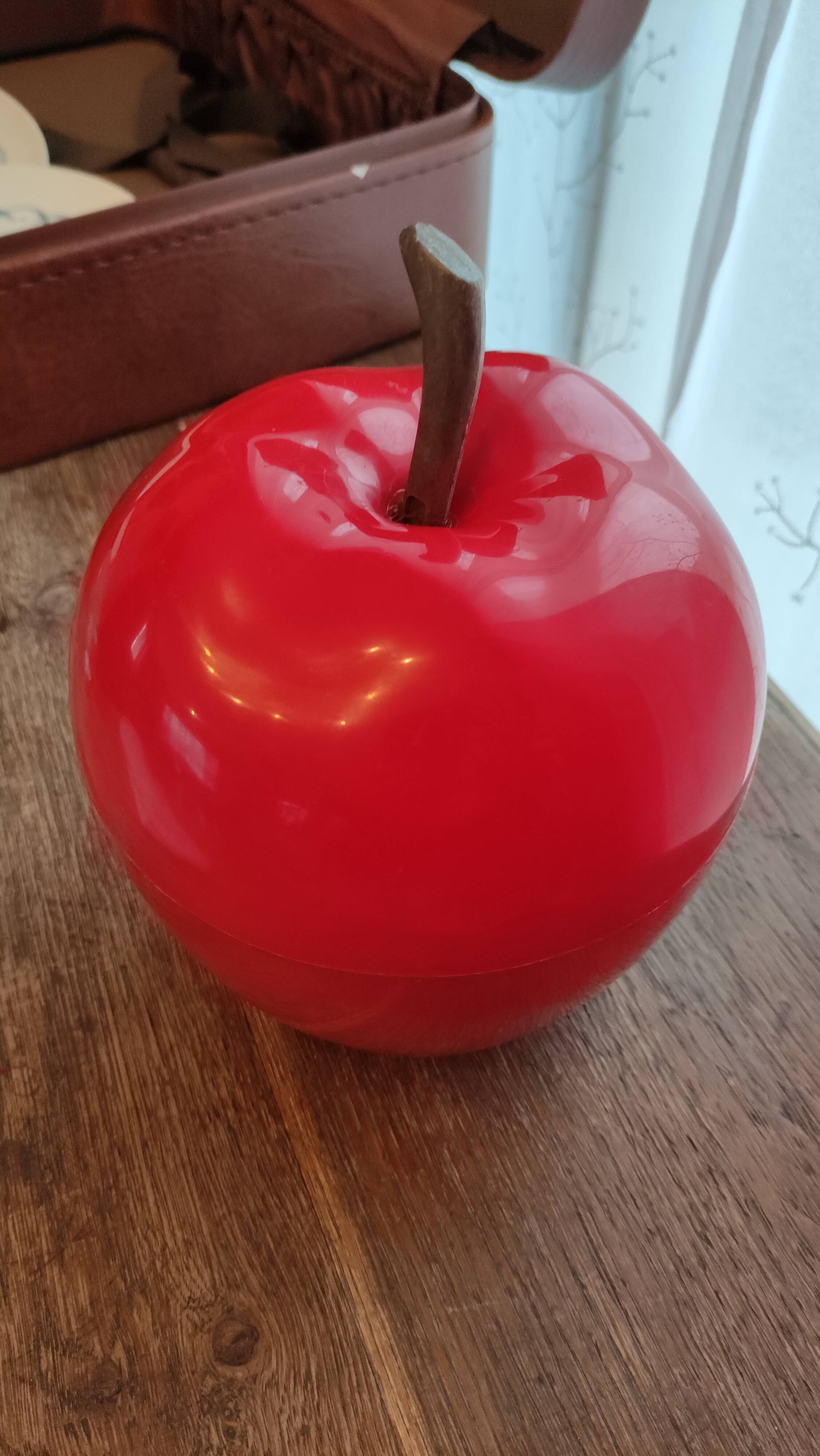 Vintage apple-shaped ice bucket