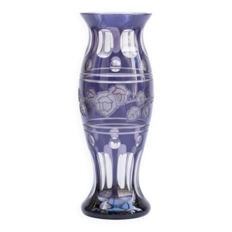 Vase en verre gravé violet décoré de roses et de « bulles »