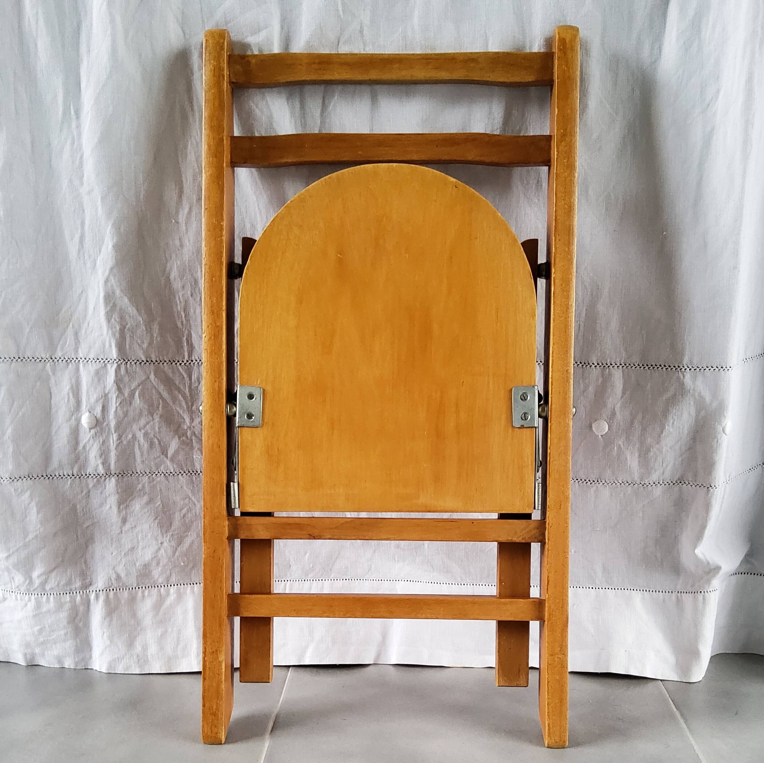Children's folding chair