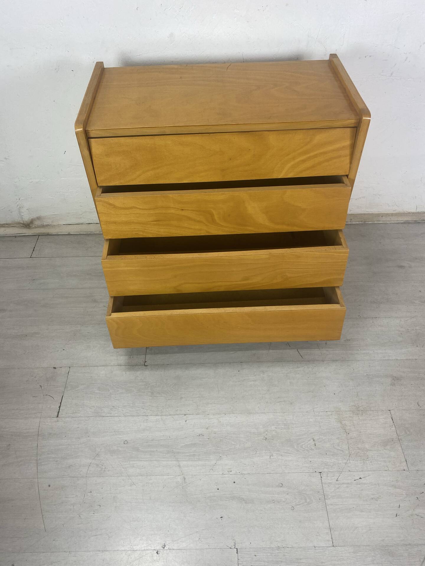 Vintage chest of drawers