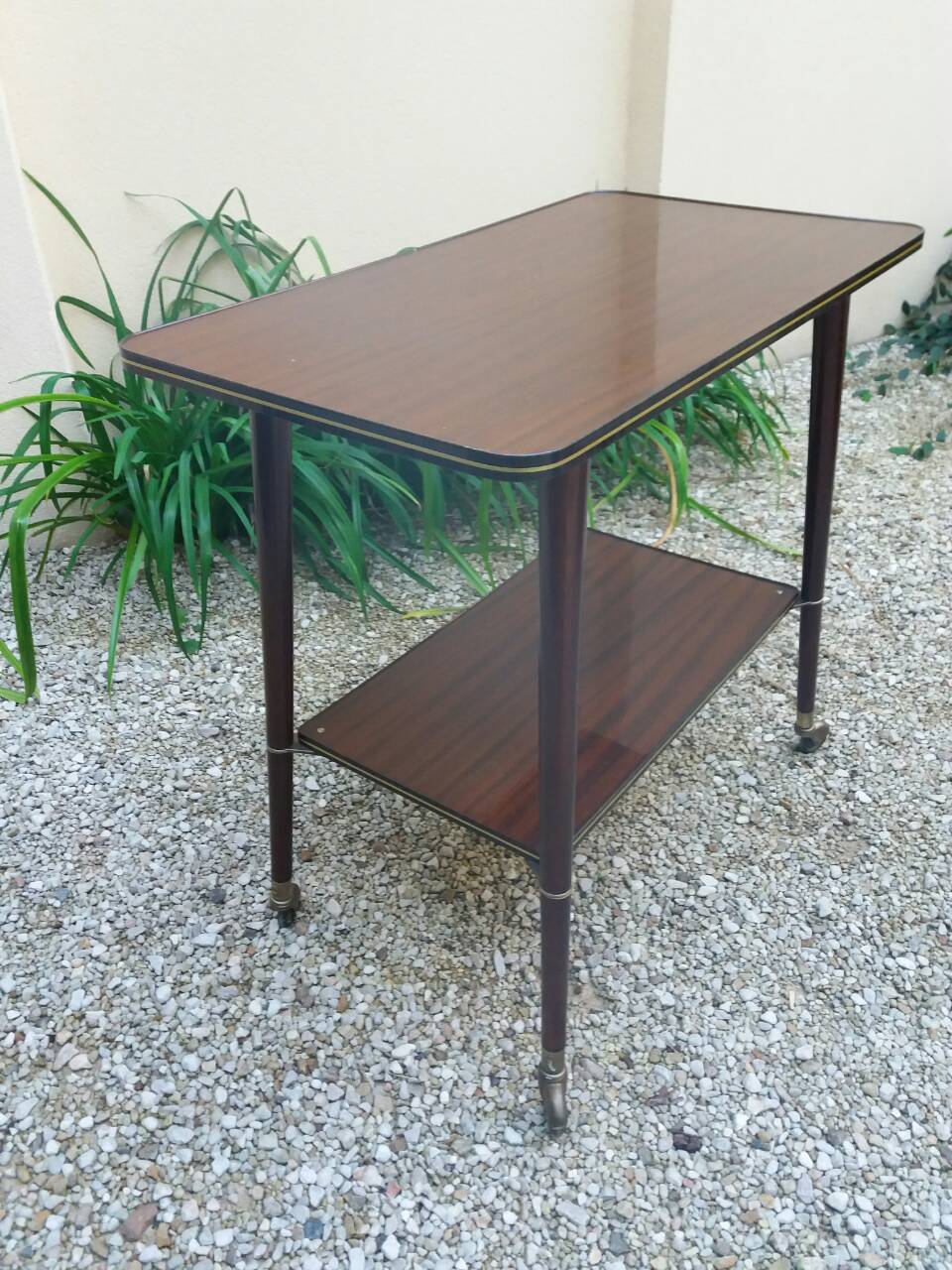 Serving rolling the 1950s vintage